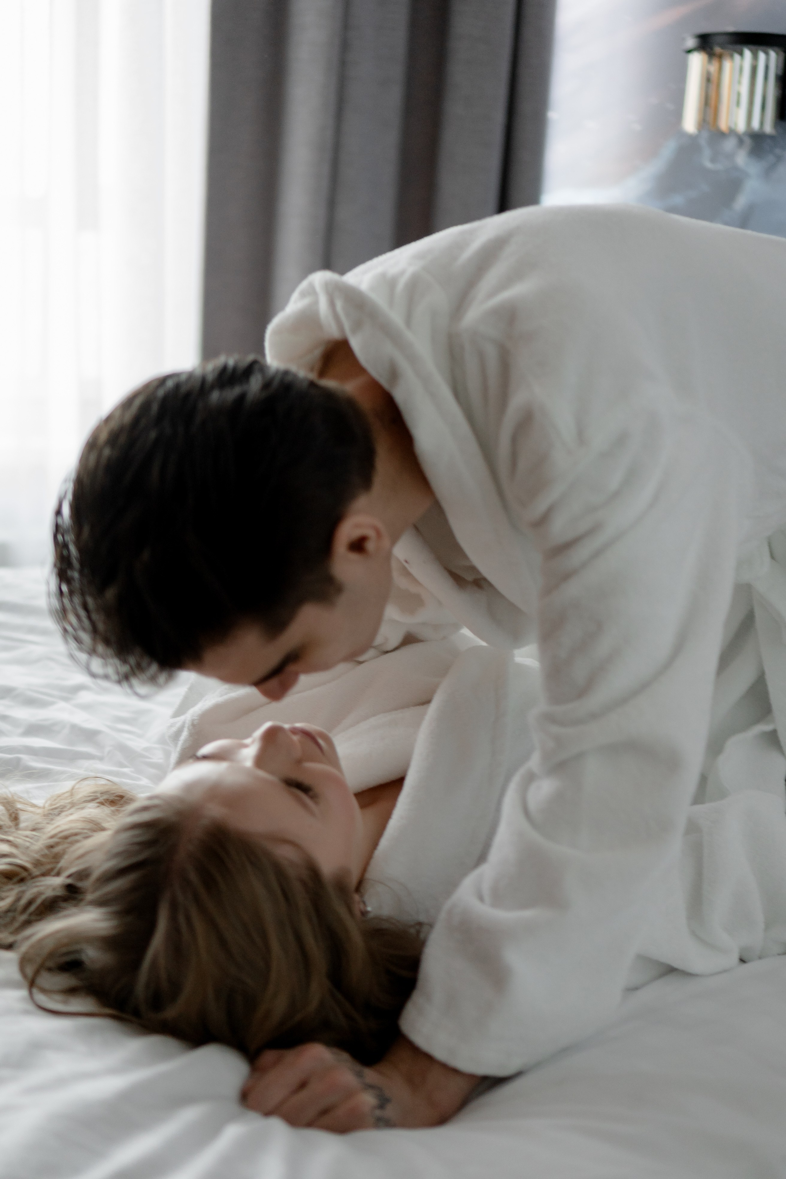 СВАДЕБНАЯ СЬЕМКА СБОРОВ В ОТЕЛЕ И ВЫЕЗД НА ЦЕРЕМОНИЮ (СНЯТО В СИБИРЕ В НИЖНЕВАРТОВСКЕ). Профессиональный фотограф, Санкт-Петербург — Виктория Богомолова