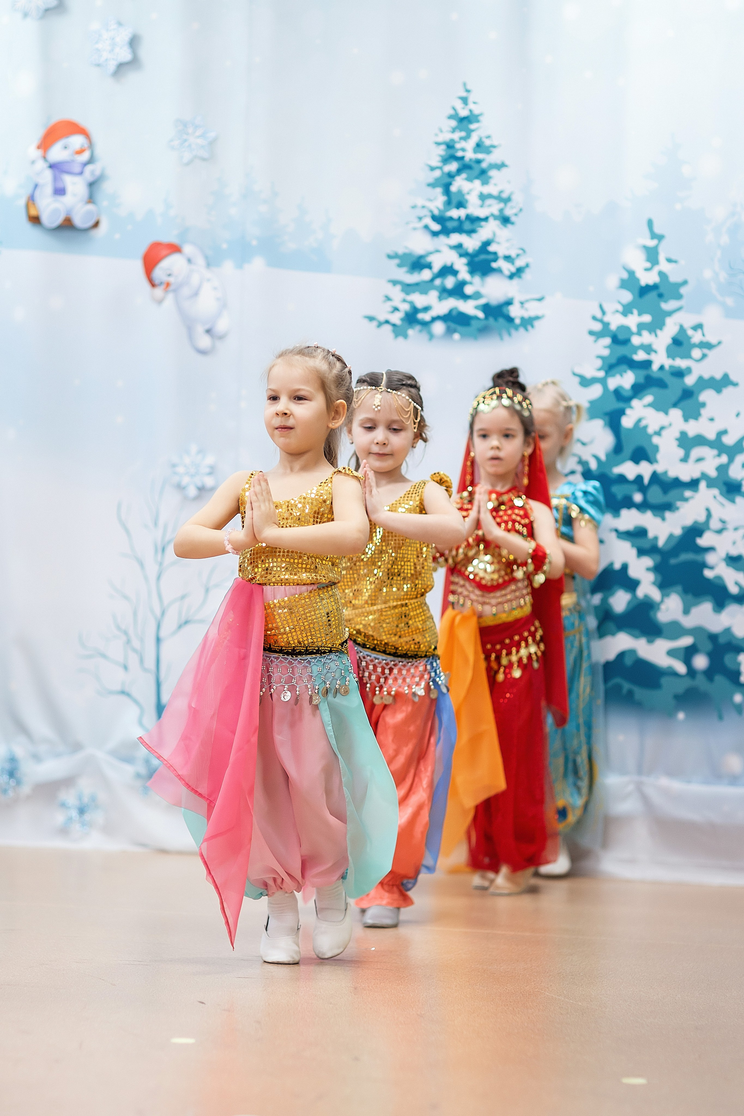 Утренник_"Веселый балаганчик» 2024. Семейный фотограф в Санкт-Петербурге