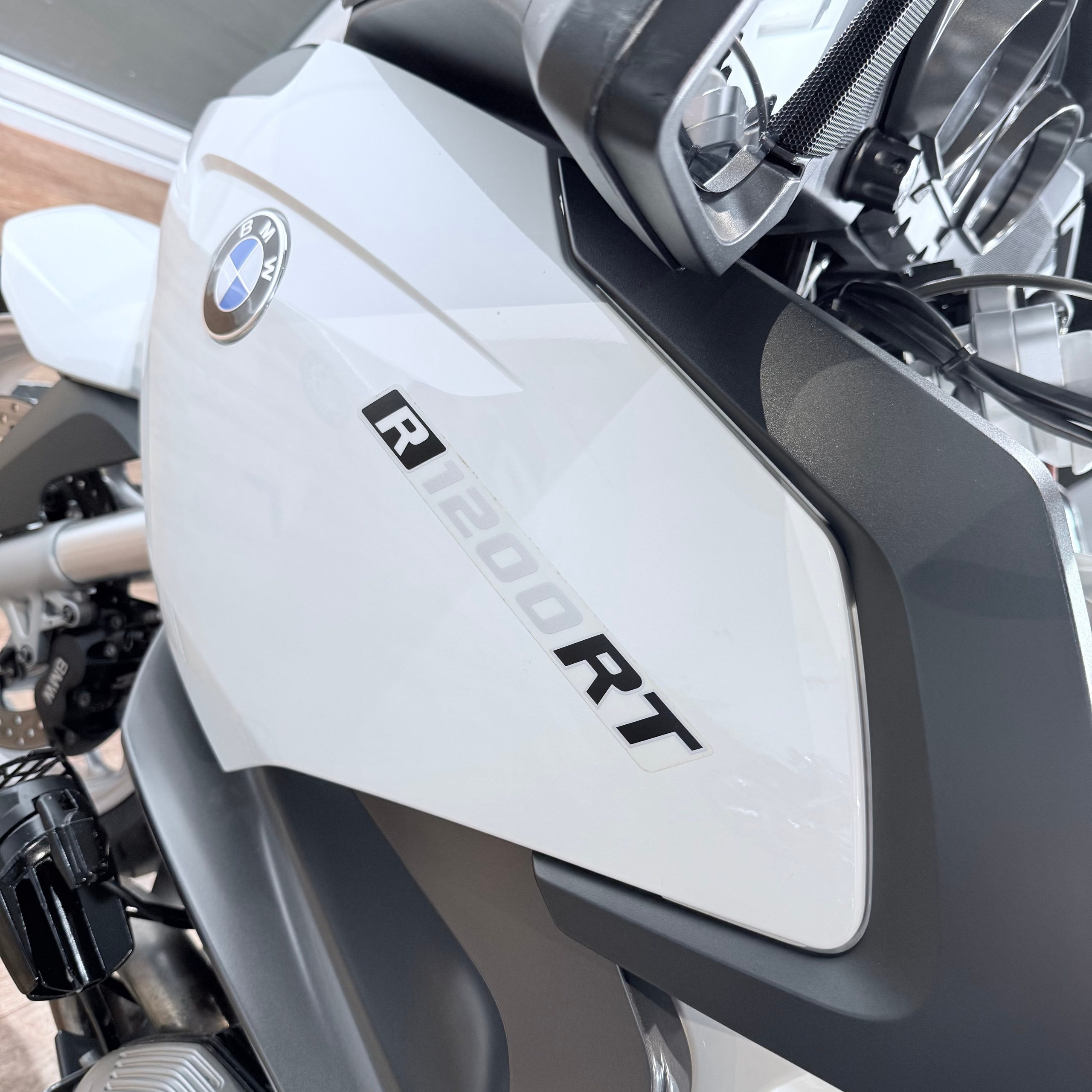 2011 ВМW R1200RТ Alpine White. Hello Davidson, Москва. Только хорошие мотоциклы…