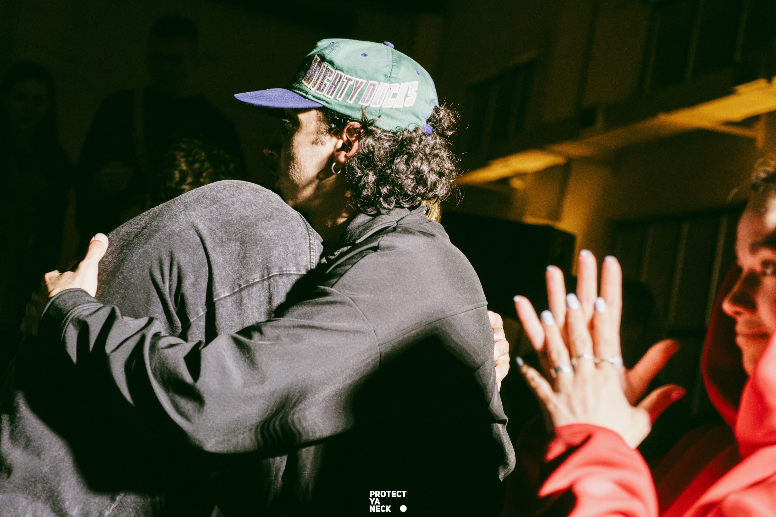 PROTECT YA NECK 22/03 (@youlovebu). Соня бу тебя сфоткала
