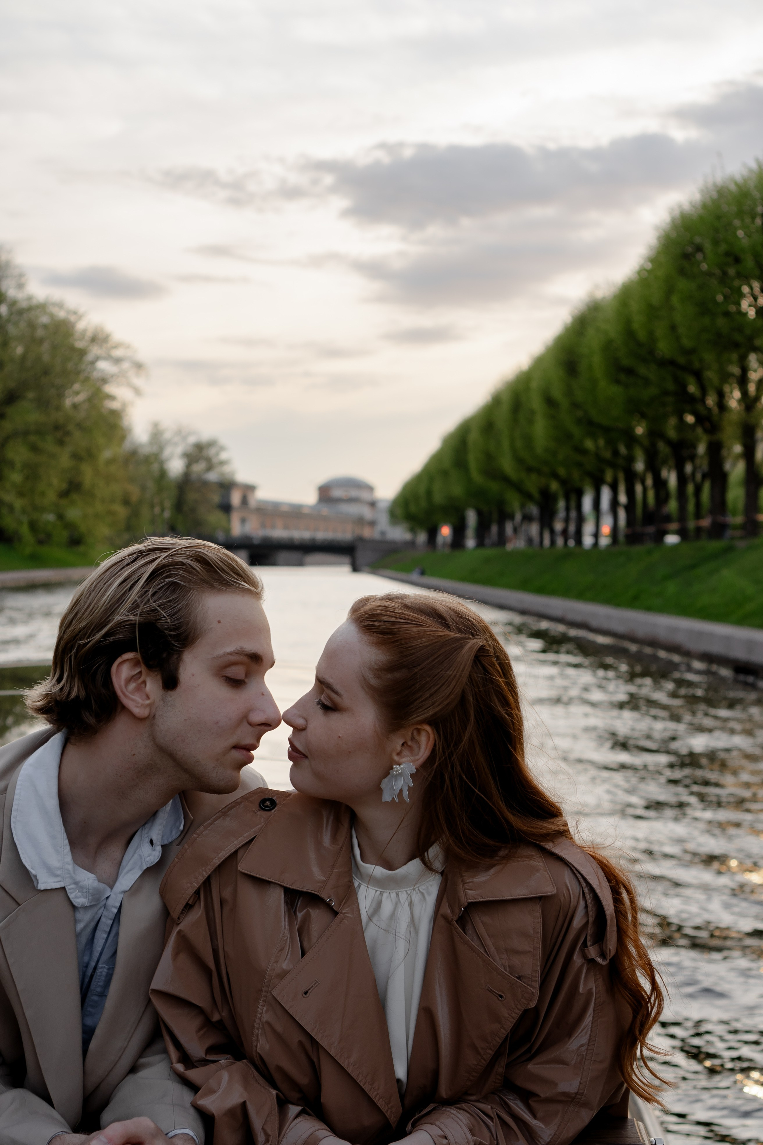 СВАДЕНБНАЯ СЬЕМКА НА КАТЕРЕ ПО КАНАЛАМ САНКТ-ПЕТЕРБУРГА И В АКВАТОРИИ НЕВЫ. Профессиональный фотограф, Санкт-Петербург — Виктория Богомолова