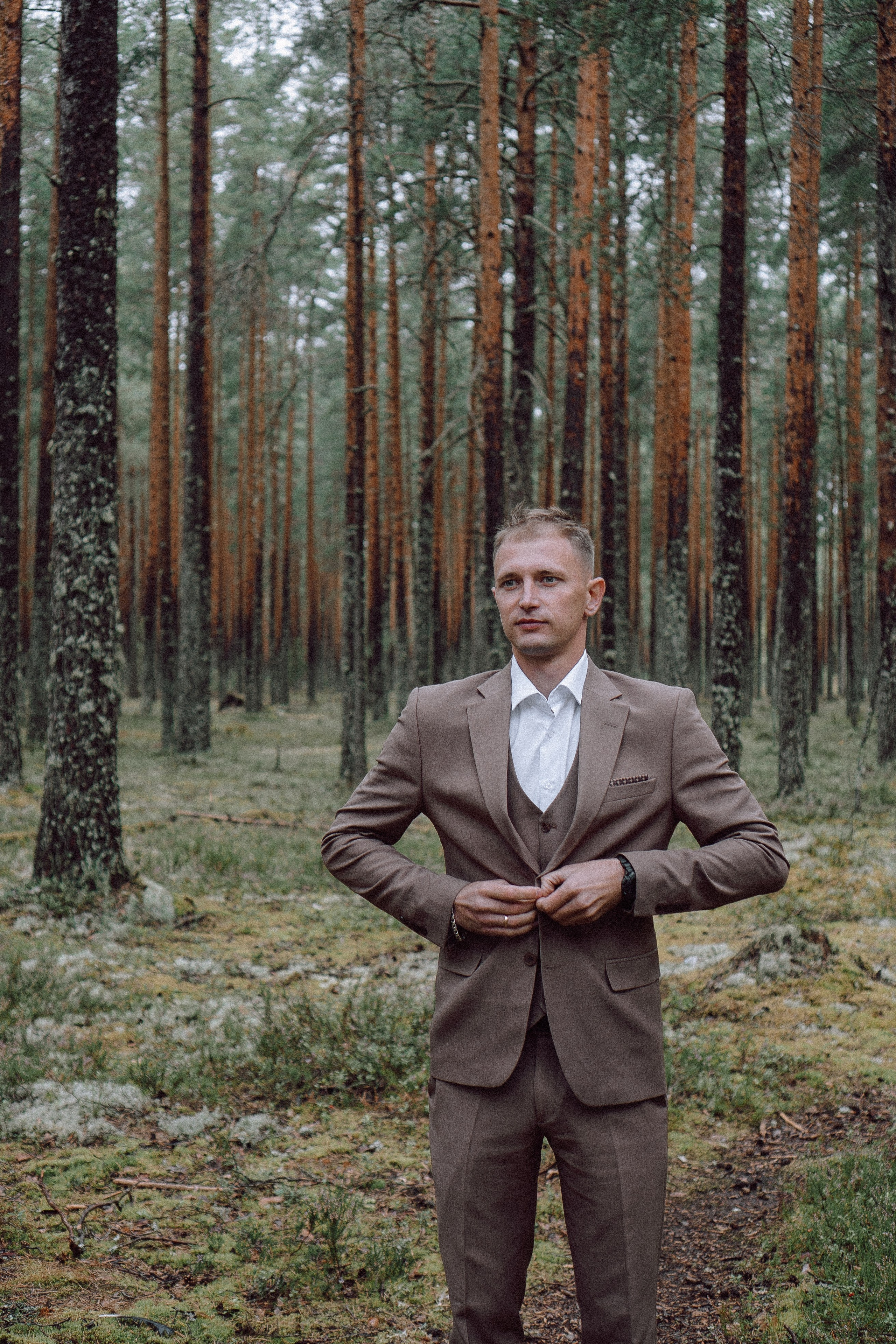 СВАДЕБНАЯ ФОТОСЕССИИЯ ПАРЫ В ГОРОДЕ ПРИОЗЕРСК В СОСНОВОМ ЛЕСУ И С ПИКАПОМ. Профессиональный фотограф, Санкт-Петербург — Виктория Богомолова