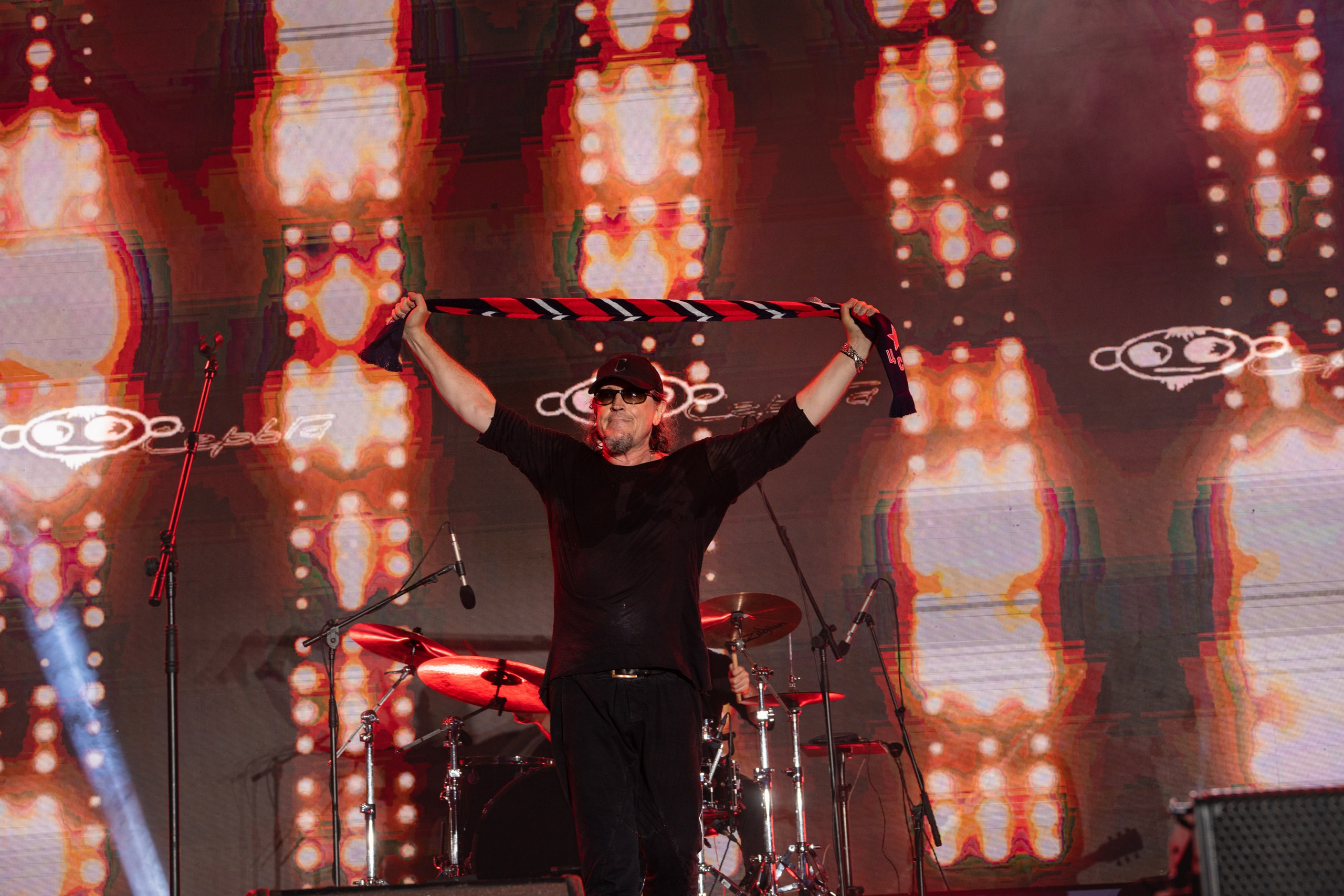 Группа Серьга и Сергей Галанин на ЦСКА ФЕСТ 2024. Сайт Алматинского НЮ АРТ, будуар и фэшн фотографа Дениса Карпенко