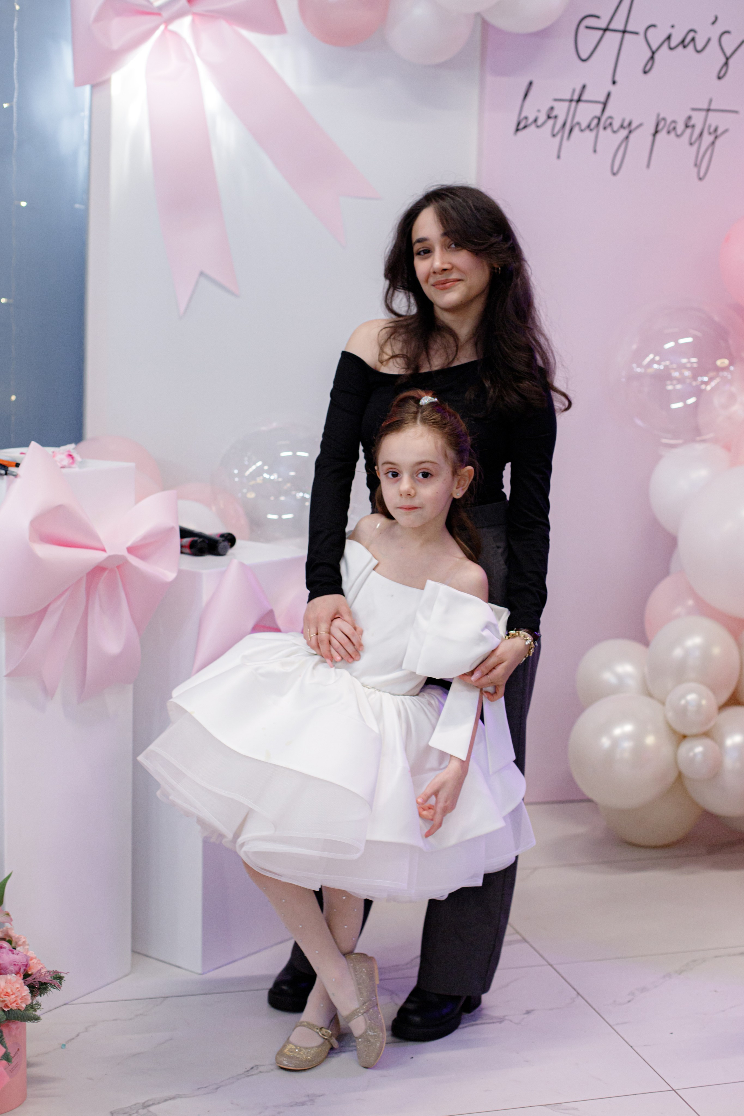 ASIA'S BIRTHDAY PARTY. Photokarish