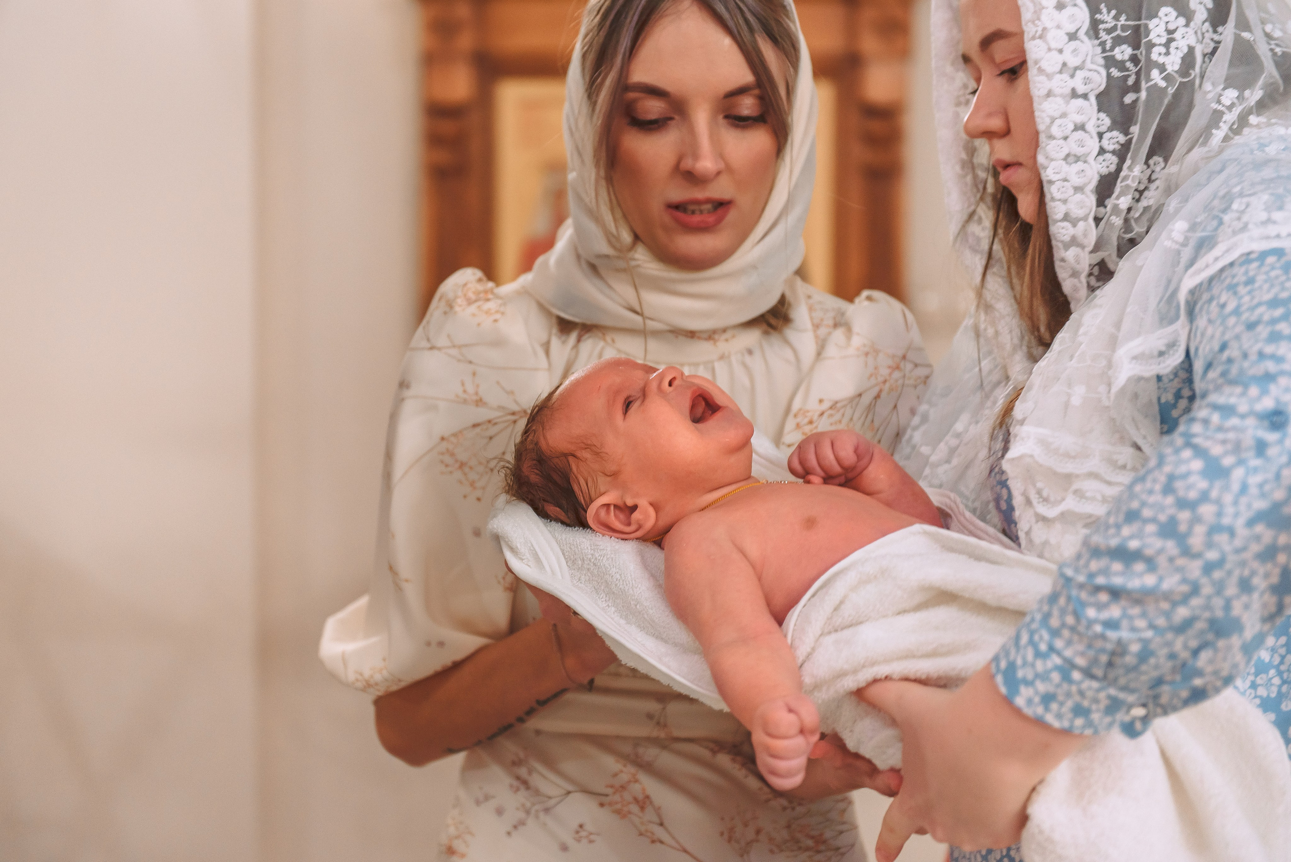 Крещение в Храме иконы Божией Матери Неупиваемая Чаша. Свадебный и семейный фотограф в Москве Юлия Винник