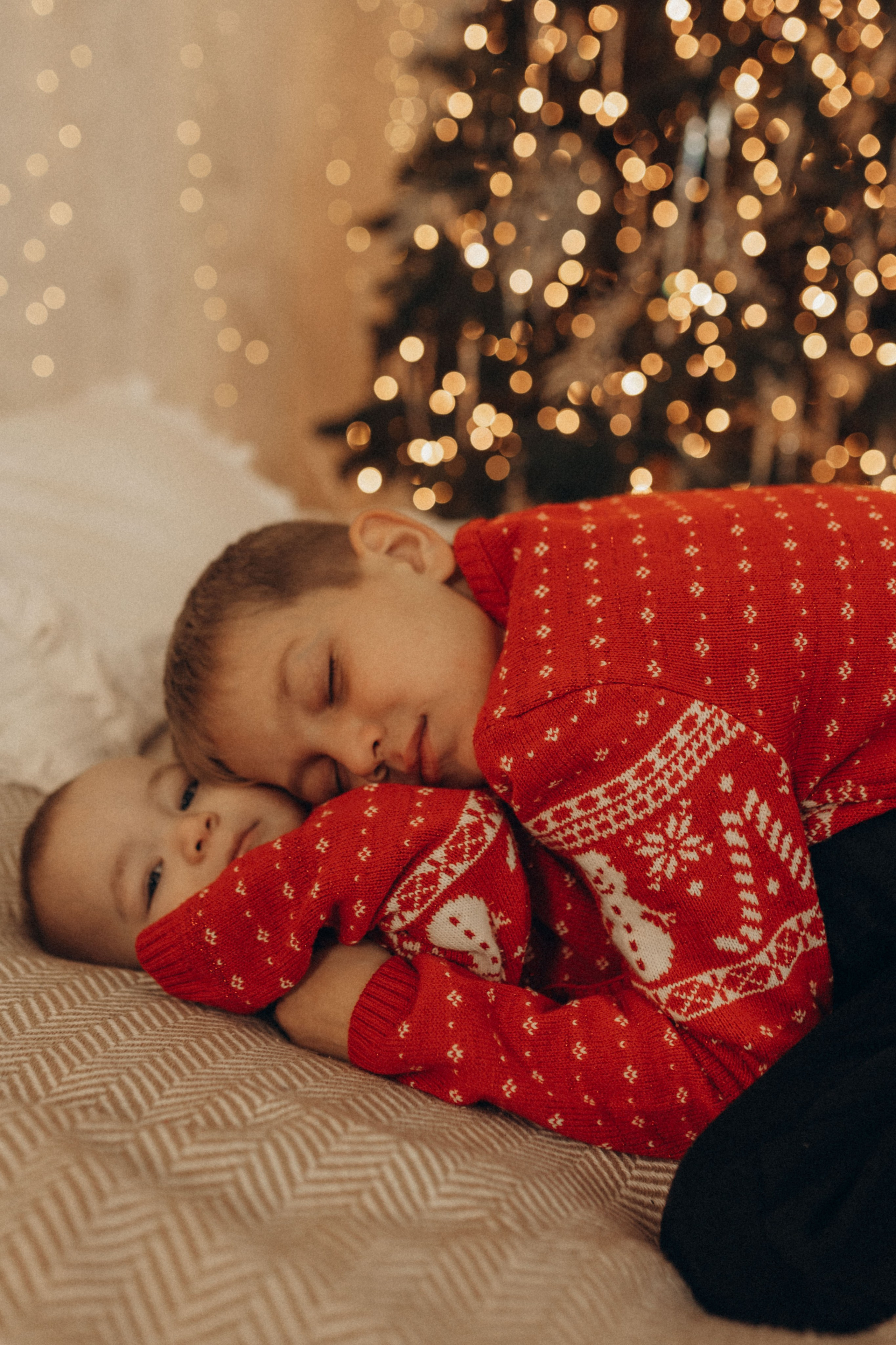 Яркий новый год мама и 2 сыночка. Фотограф в Ставрополе Svetlana Matveeva