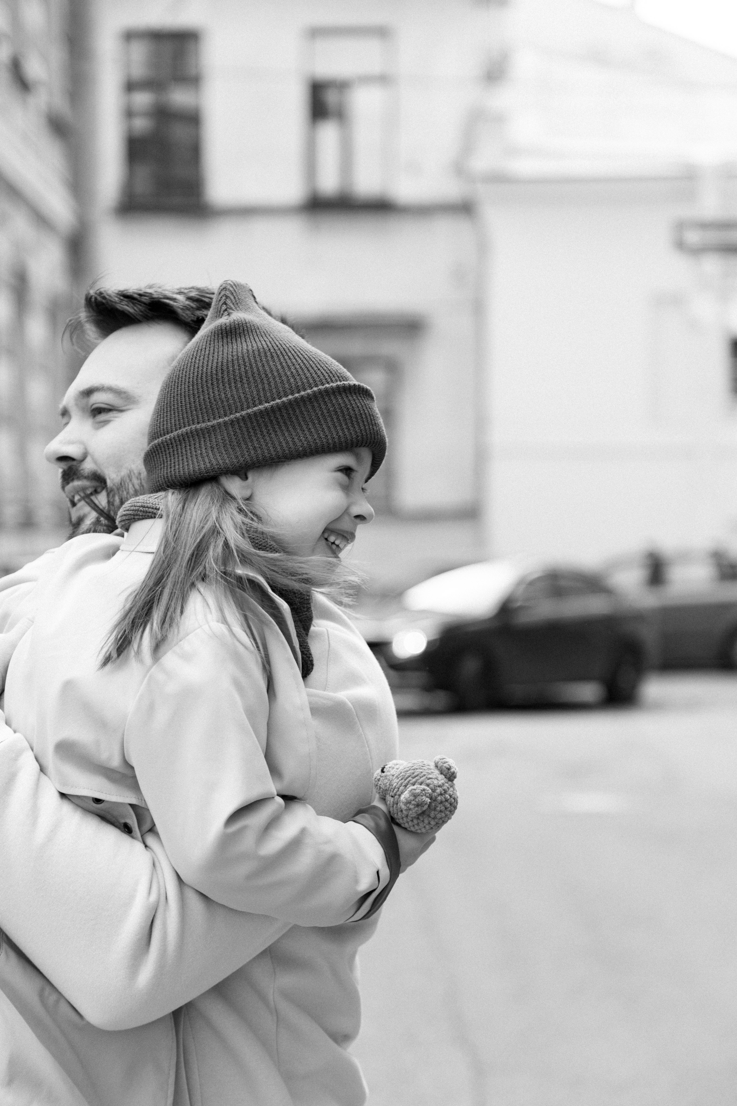Весенняя фотопрогулка папы и дочки на Васильевском острове. Детский и контент фотограф Надя Волкова Санкт-Петербург