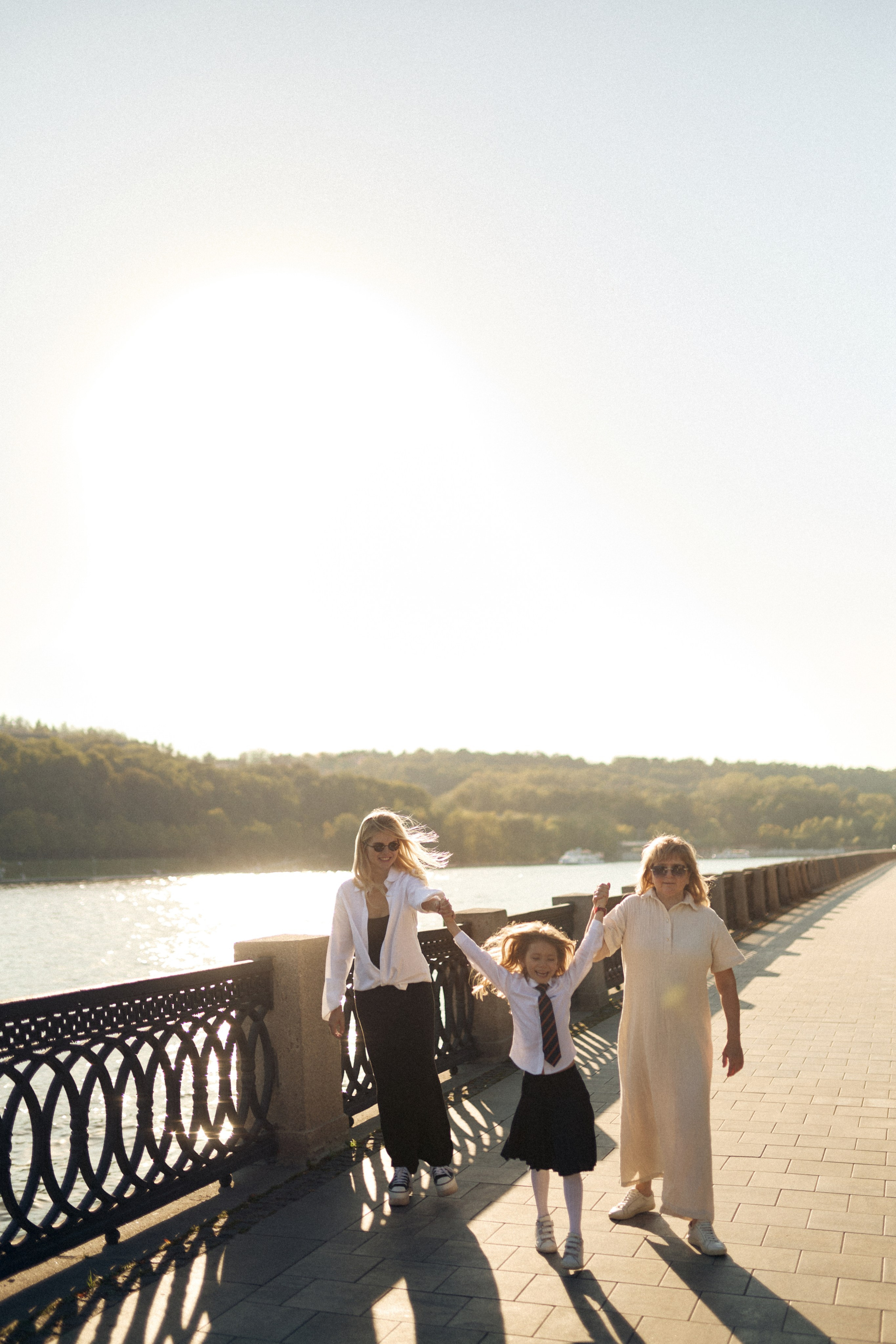 Осенняя семейная фотосессия в Лужниках. Сестры Карабаза. Фотографы и ретушеры в Москве и Санкт-Петербурге