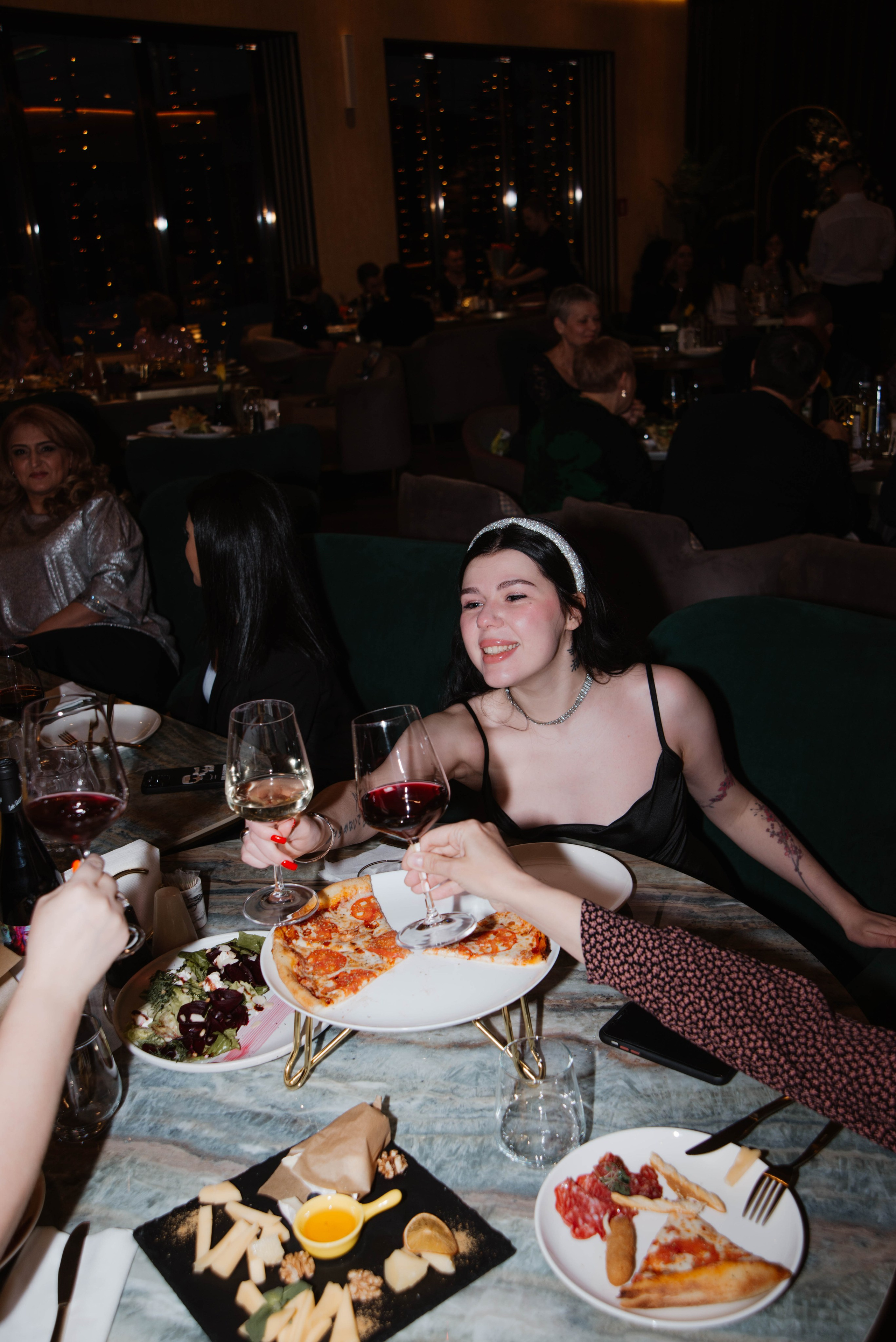 Праздник в стенах клубного пространства «Своя Среда». Ксения Glossa. Портретный и репортажный фотограф в Самаре