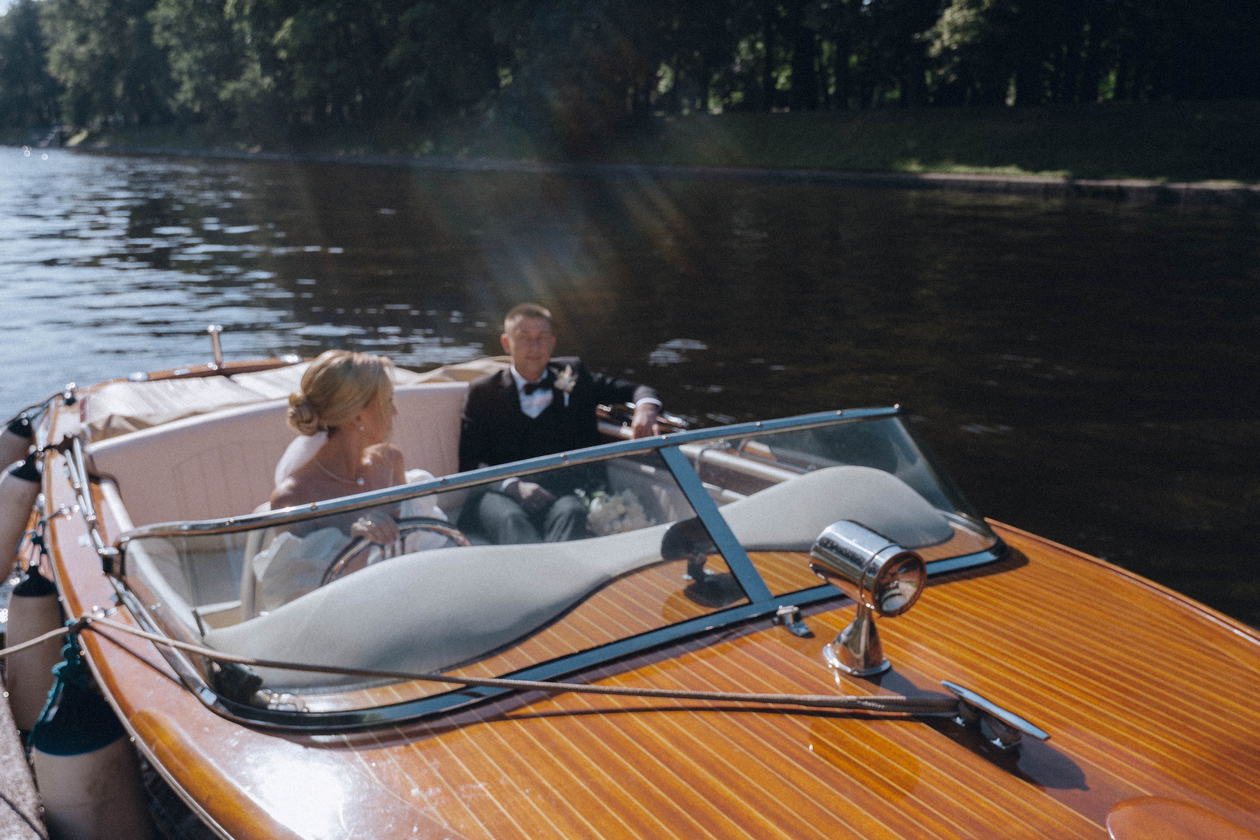 СВАДЕНБНАЯ СЬЕМКА НА КАТЕРЕ ПО КАНАЛАМ САНКТ-ПЕТЕРБУРГА И В АКВАТОРИИ НЕВЫ. Профессиональный фотограф, Санкт-Петербург — Виктория Богомолова