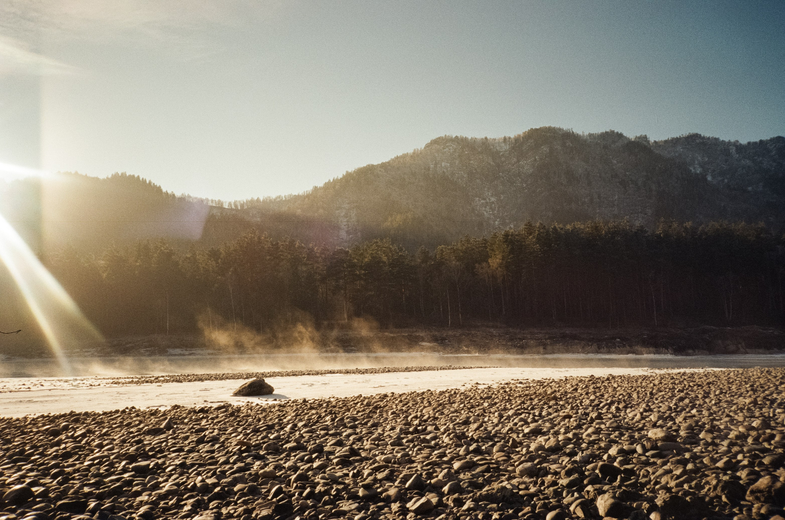 Кедровый остров и Семинская поляна в солнечный день. Фотограф-документалист Мария Осокина