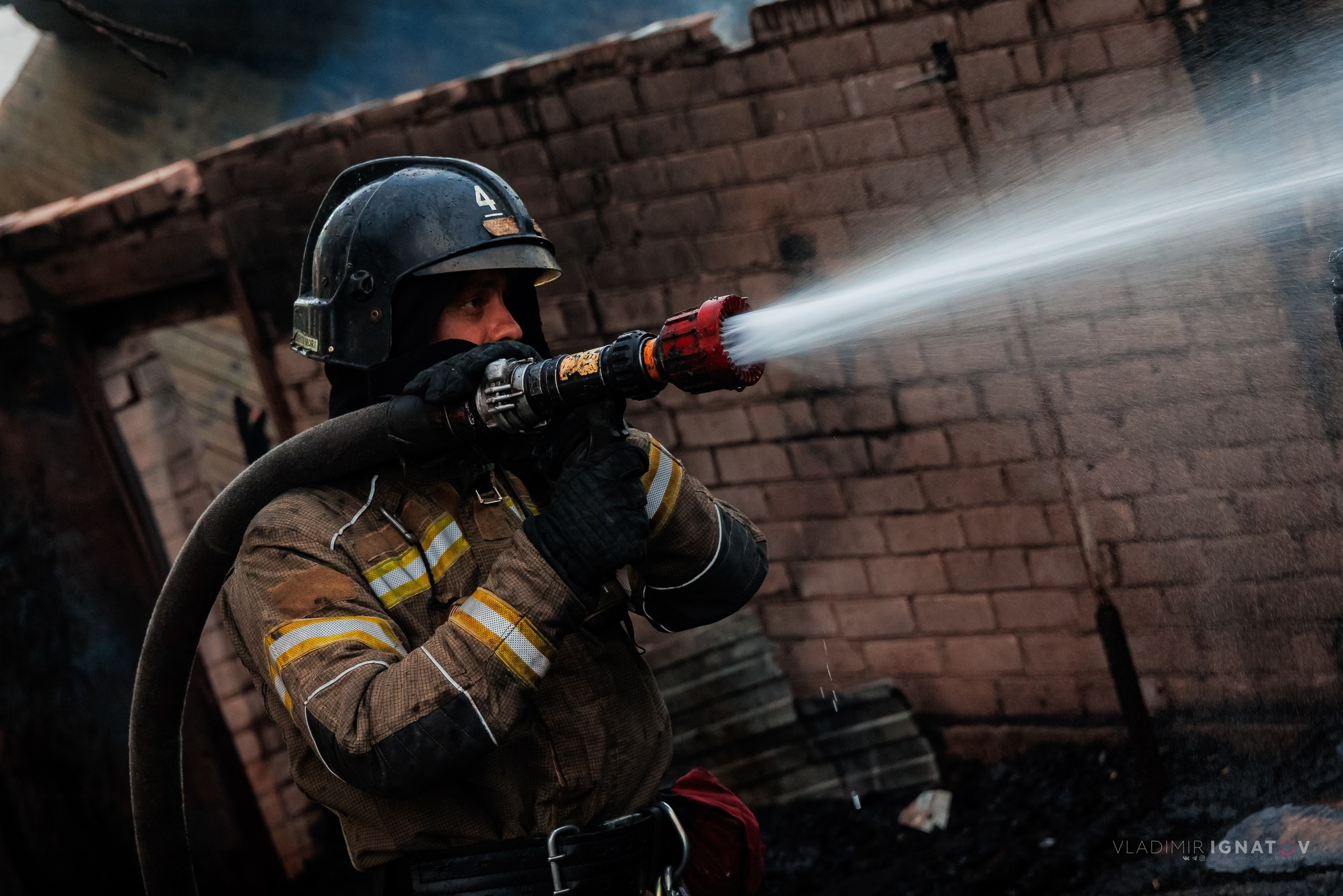 Пожарный репортёр Барнаул. Репортажный фотограф в Барнауле Владимир Игнатов