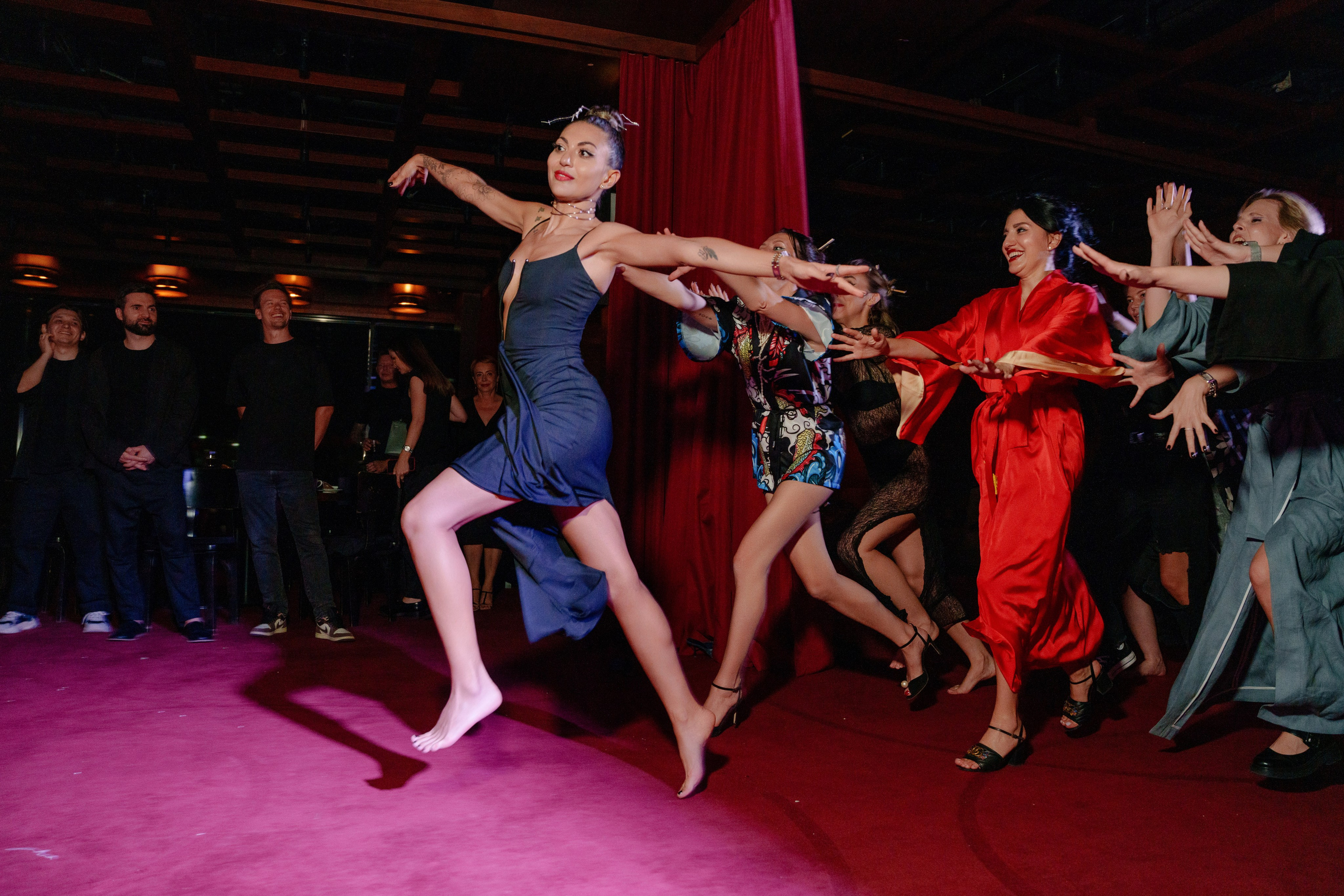 Репортажный фотограф на день рождения в ресторане KAI. Репортажный фотограф Москва Сергей Дружинин