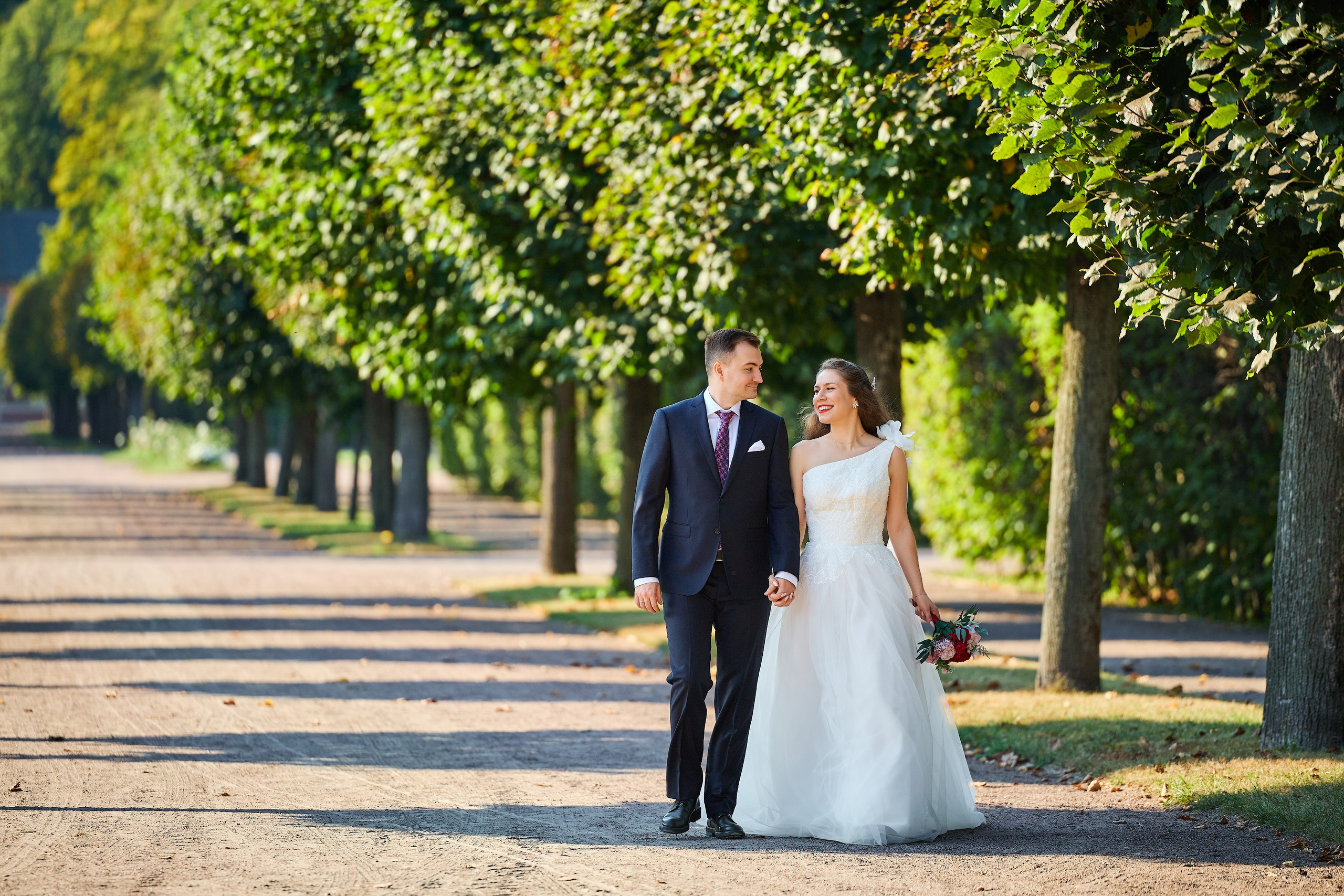 Свадебная фотосессия в Кусково. Свадебный фотограф Сергей Колбинский