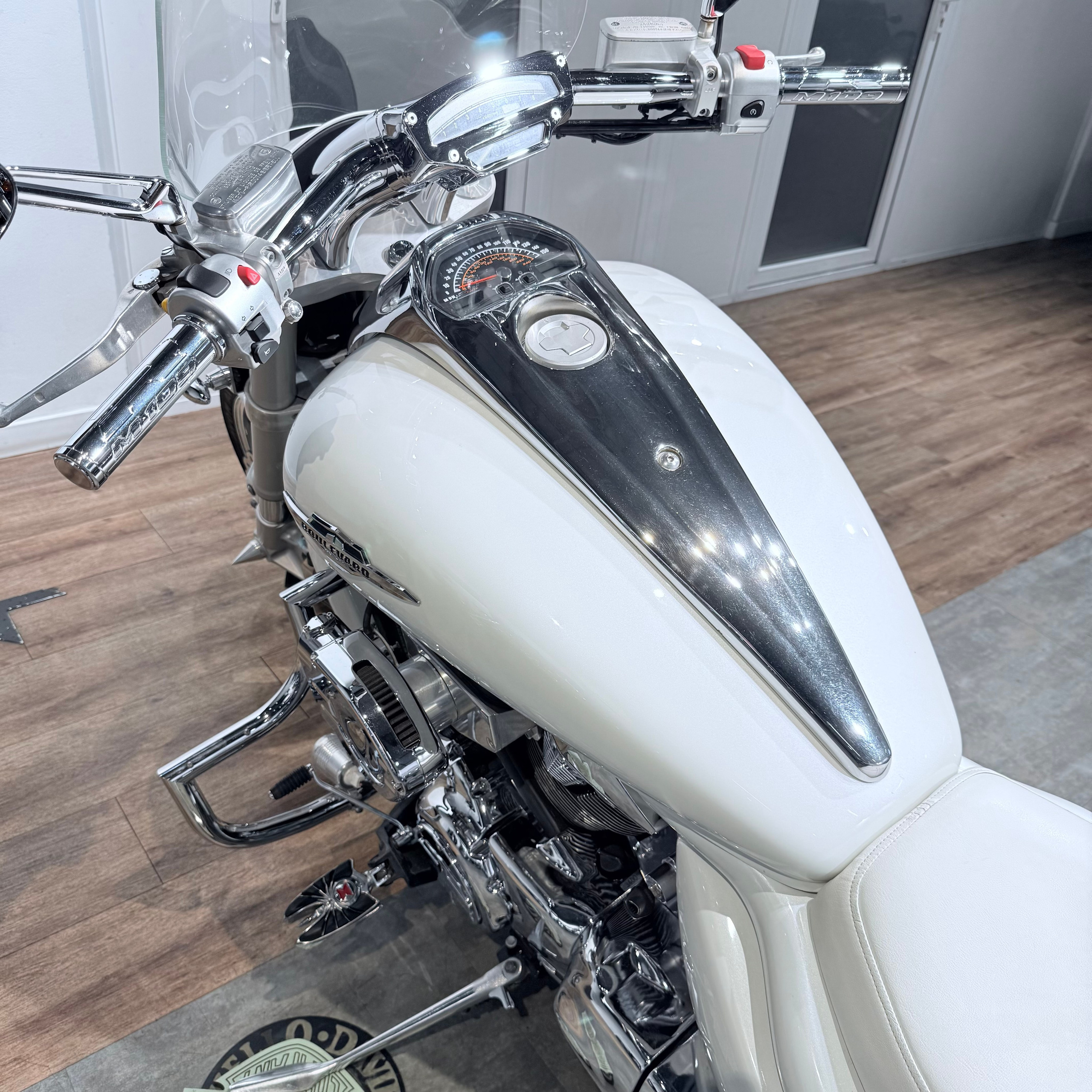 2007 SUZUКI М109R Whitе Hunter. Hello Davidson, Москва. Только хорошие мотоциклы…