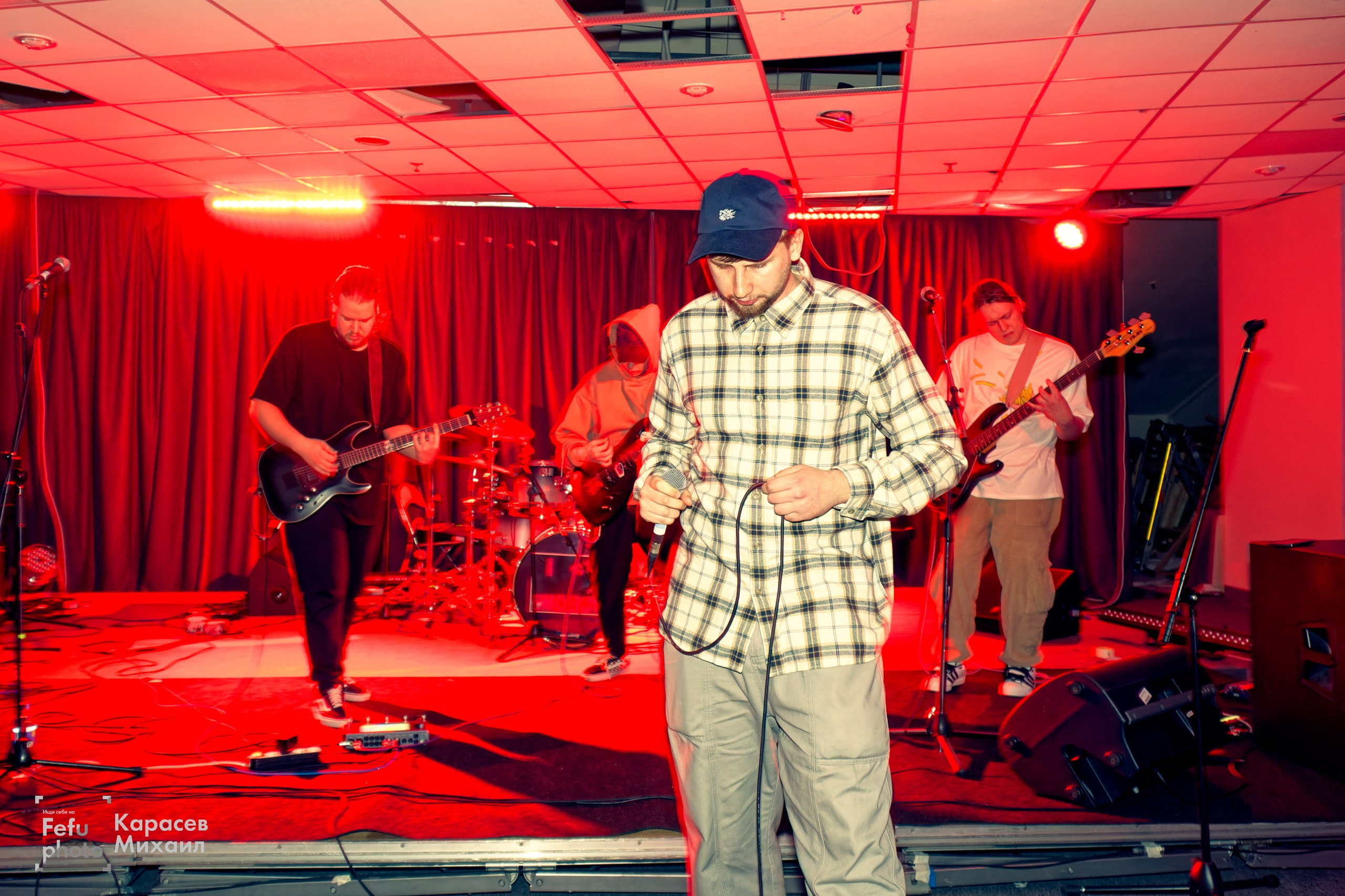 Концерт групп «Chrono's Idol» и «Продукты по акции». Репортажный, event-фотограф во Владивостоке