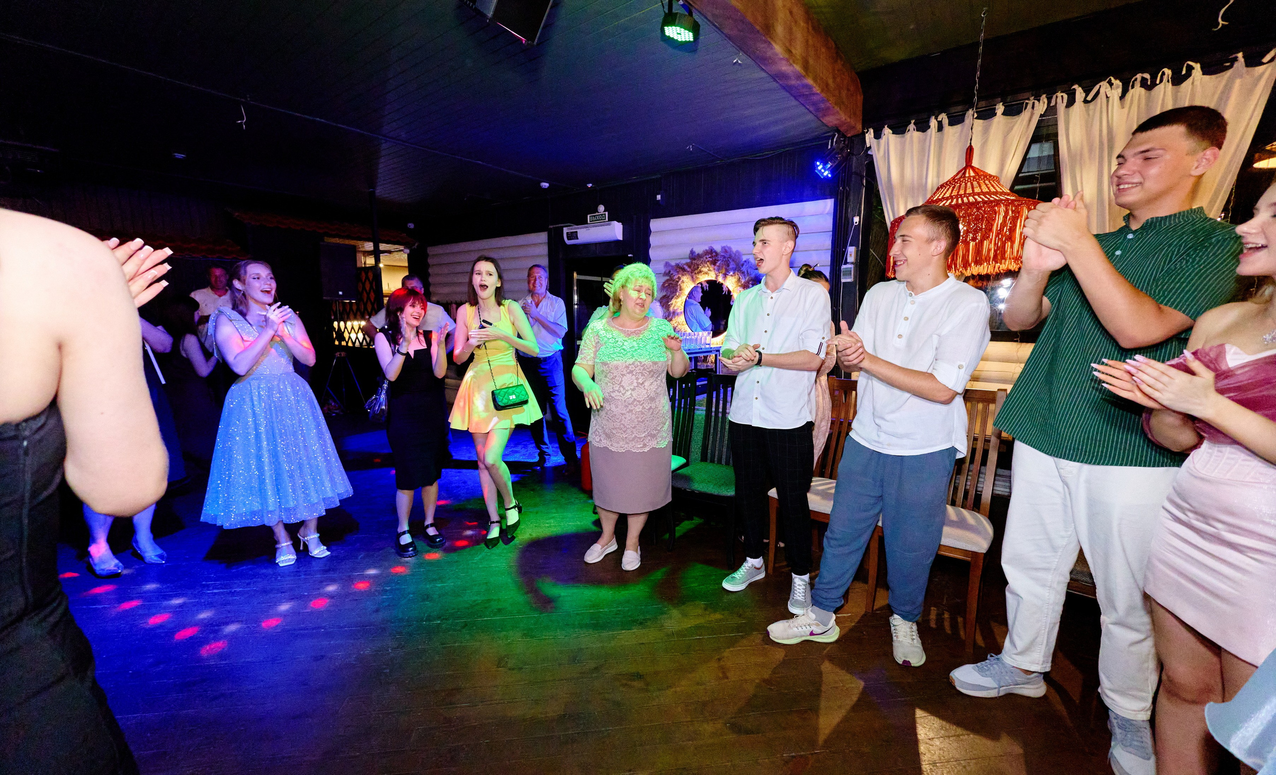 Выпускной 35 Сош. Фотограф Выпускные альбомы Таганрог Сергей Коробченко