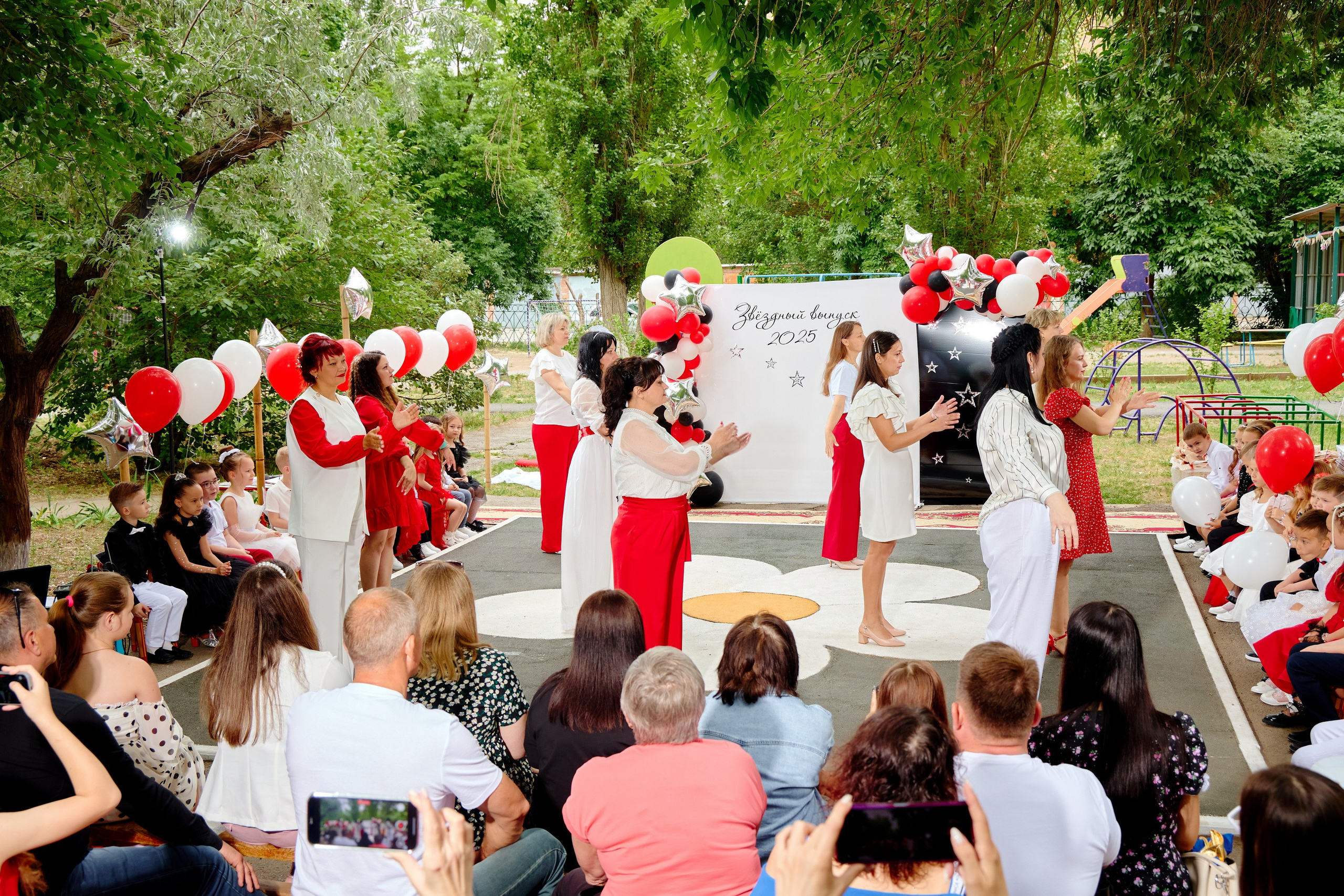 Выпускной 45 сад. Фотограф Выпускные альбомы Таганрог Сергей Коробченко