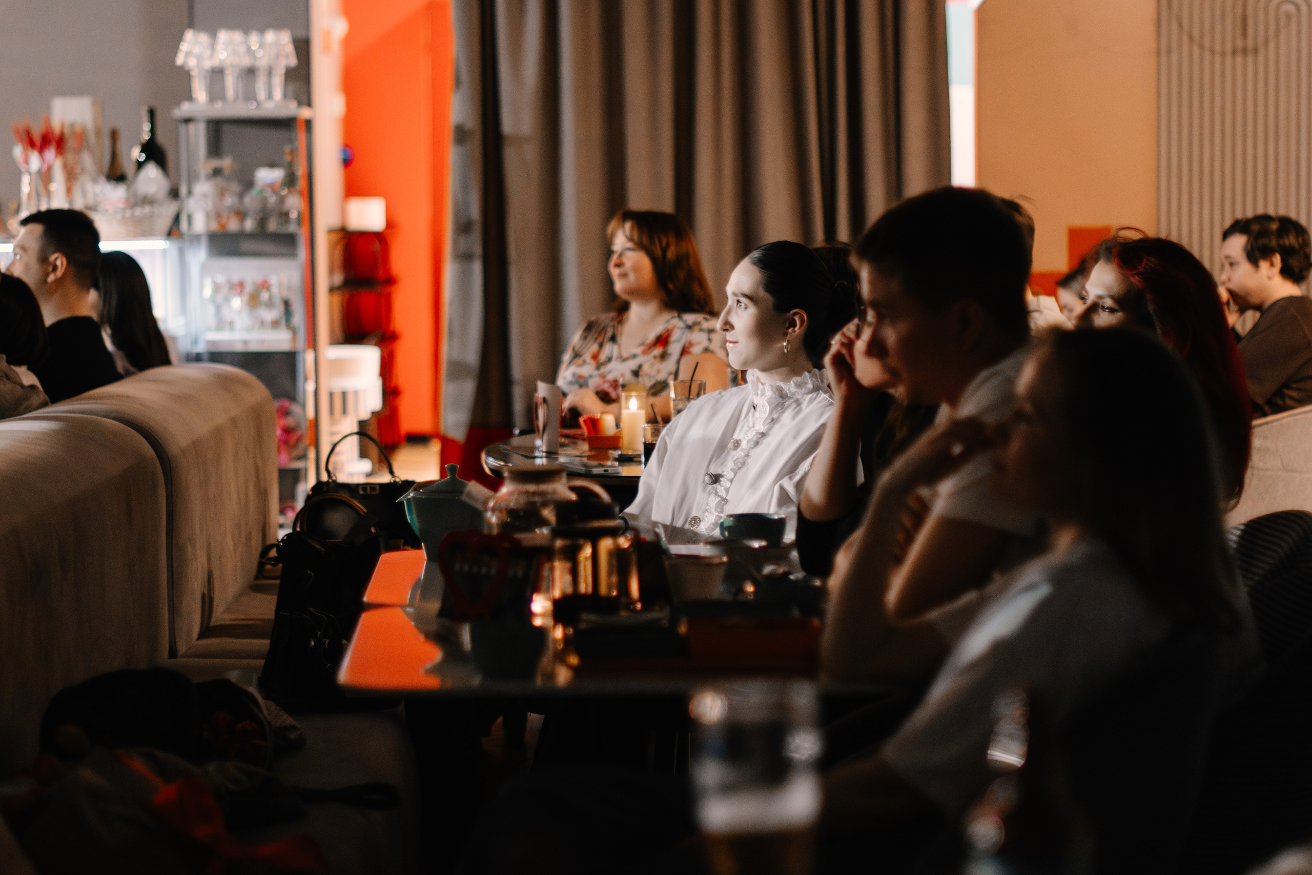 StandUp с Наташей Красновой. 1 апреля в Sketch. Фотограф в Челябинске Любовь Денисенко