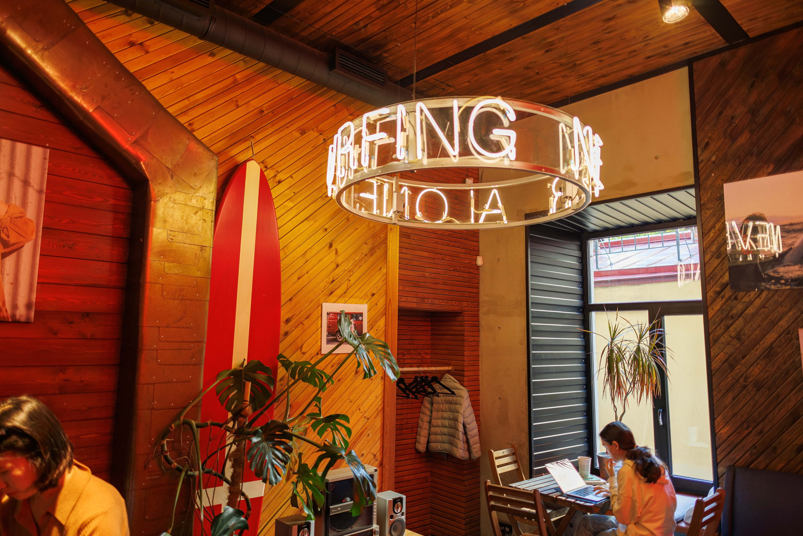 Кофейня Surf coffee на Невском. Фотограф Балаев Михаил