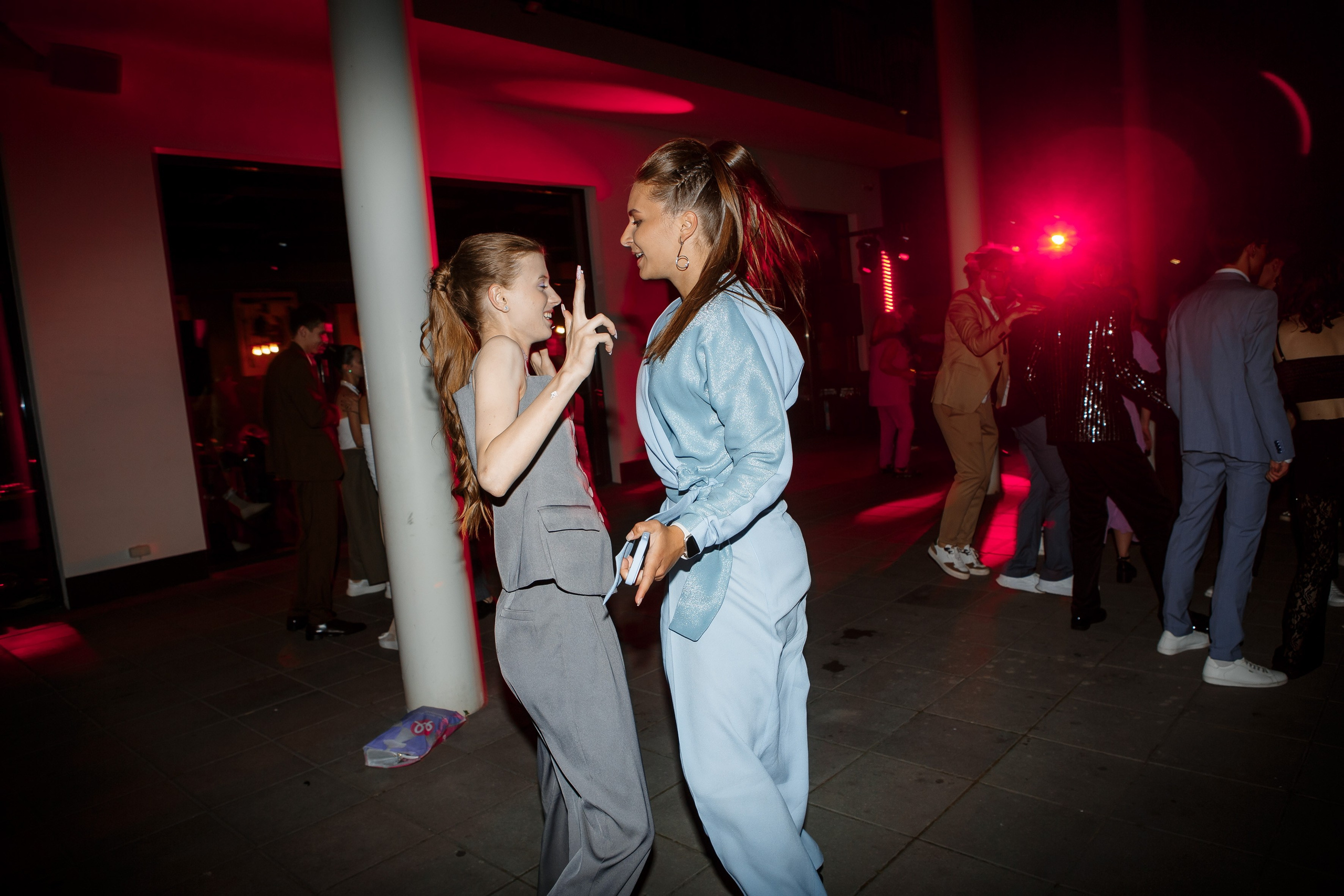 Выпускной Гимназия 12 2024 OpenHouse. Свадебный и портретный Фотограф в Липецке Дмитрий Котюков