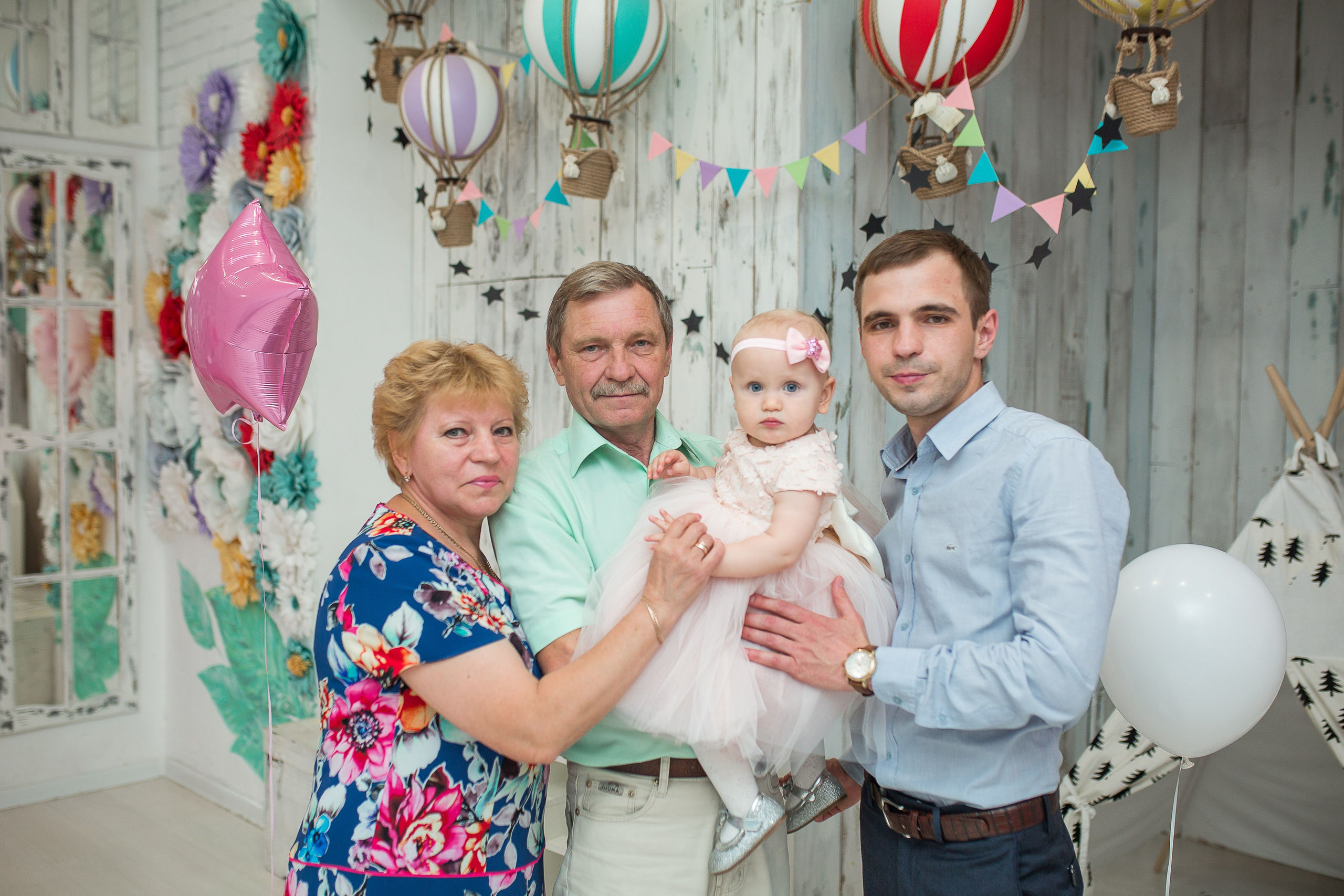 Годик Полине. Фотограф на Крещение, семейный фотограф в Москве