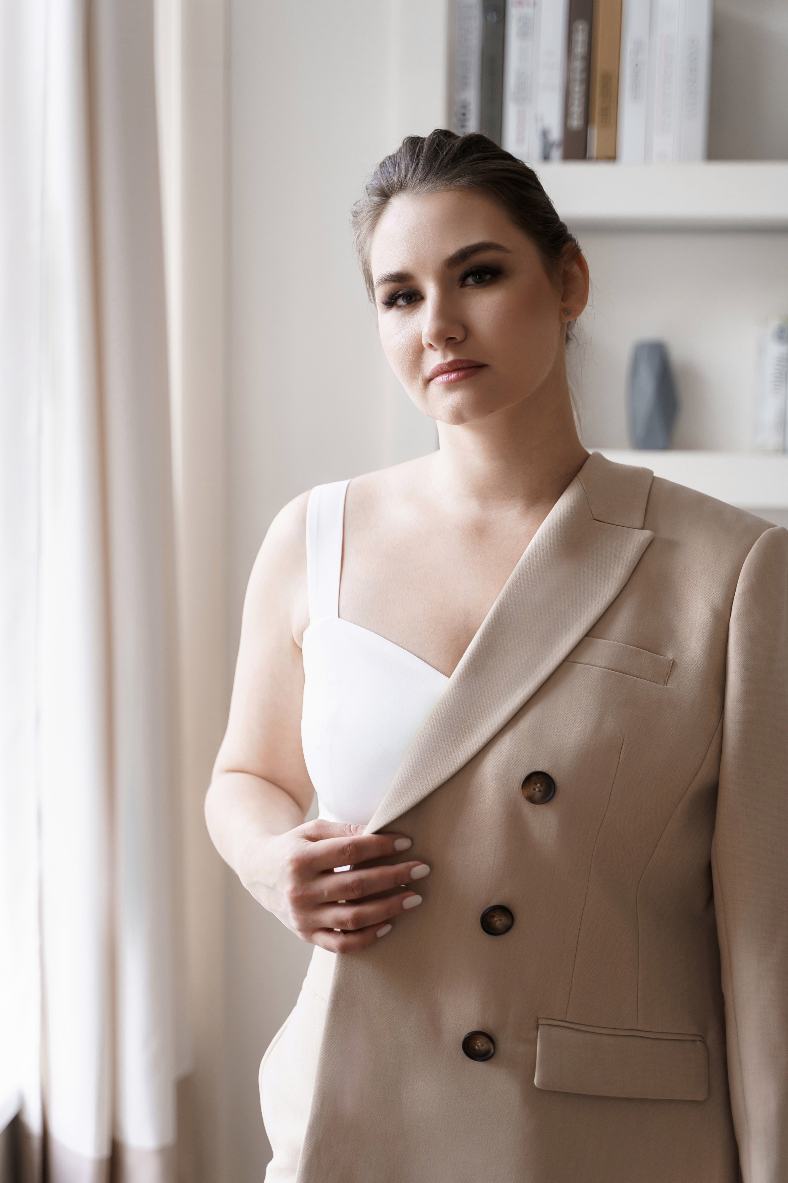 Женский фотограф в Москве и Московской области. Женская фотосессия. Женственные фотографии. Фотографии красивых женщин. Красивая стильная женская фотосессия. Контент-фотосессия. Визуал для блога.