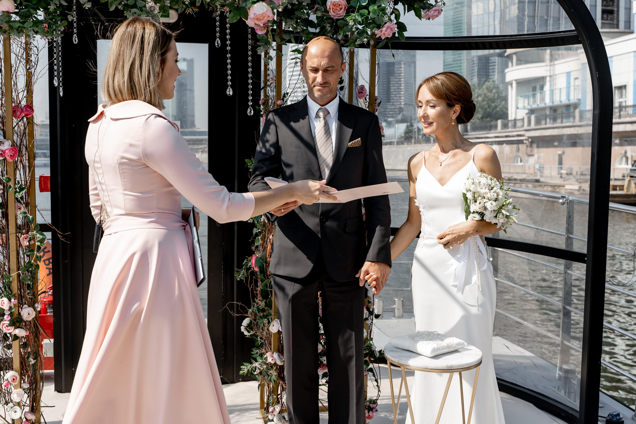 Индивидуальный и семейный фотограф в Москве и городе Видное. Свадебный фотограф в Москве. Свадебный фотограф в Московской области. Свадебная фотосессия 2023. Заказать свадебную фотосессию. Фотограф недорого. Красивые свадебные фотографии. Душевный фотограф. Фотограф Видное. Фотограф Домодедово. Фотограф Бутово. Фотограф Москва. Фотограф Царицыно. Свадебная фотосессия в Царицыно. Семейная фотосессия. Контент-фотосессия в Москве. Контент-фотограф. Визуал для эксперта. 
