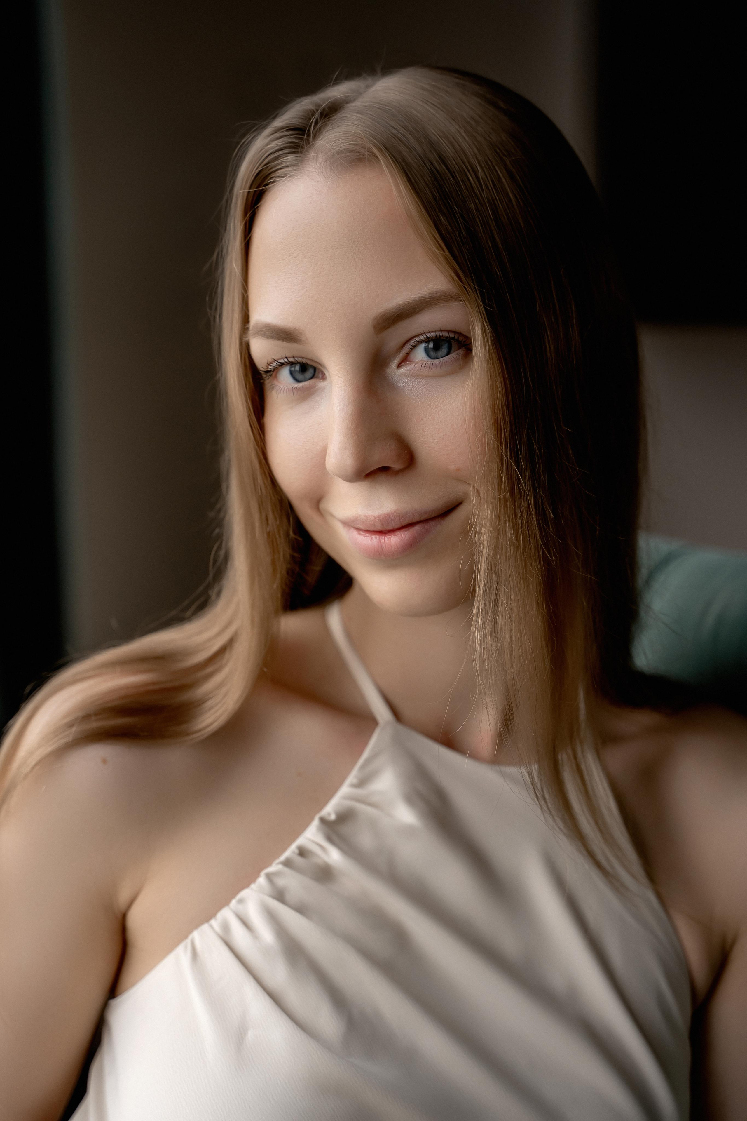 Женский фотограф в Москве и Московской области. Женская фотосессия. Женственные фотографии. Фотографии красивых женщин. Красивая стильная женская фотосессия. Контент-фотосессия. Визуал для блога.