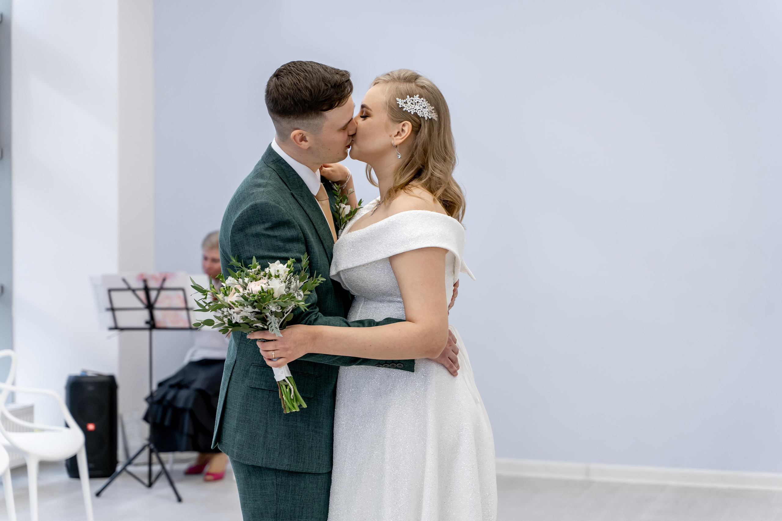 Индивидуальный и семейный фотограф в Москве и городе Видное. Свадебный фотограф в Москве. Свадебный фотограф в Московской области. Свадебная фотосессия 2023. Заказать свадебную фотосессию. Фотограф недорого. Красивые свадебные фотографии. Душевный фотограф. Фотограф Видное. Фотограф Домодедово. Фотограф Бутово. Фотограф Москва. Фотограф Царицыно. Свадебная фотосессия в Царицыно. Семейная фотосессия. Контент-фотосессия в Москве. Контент-фотограф. Визуал для эксперта. 