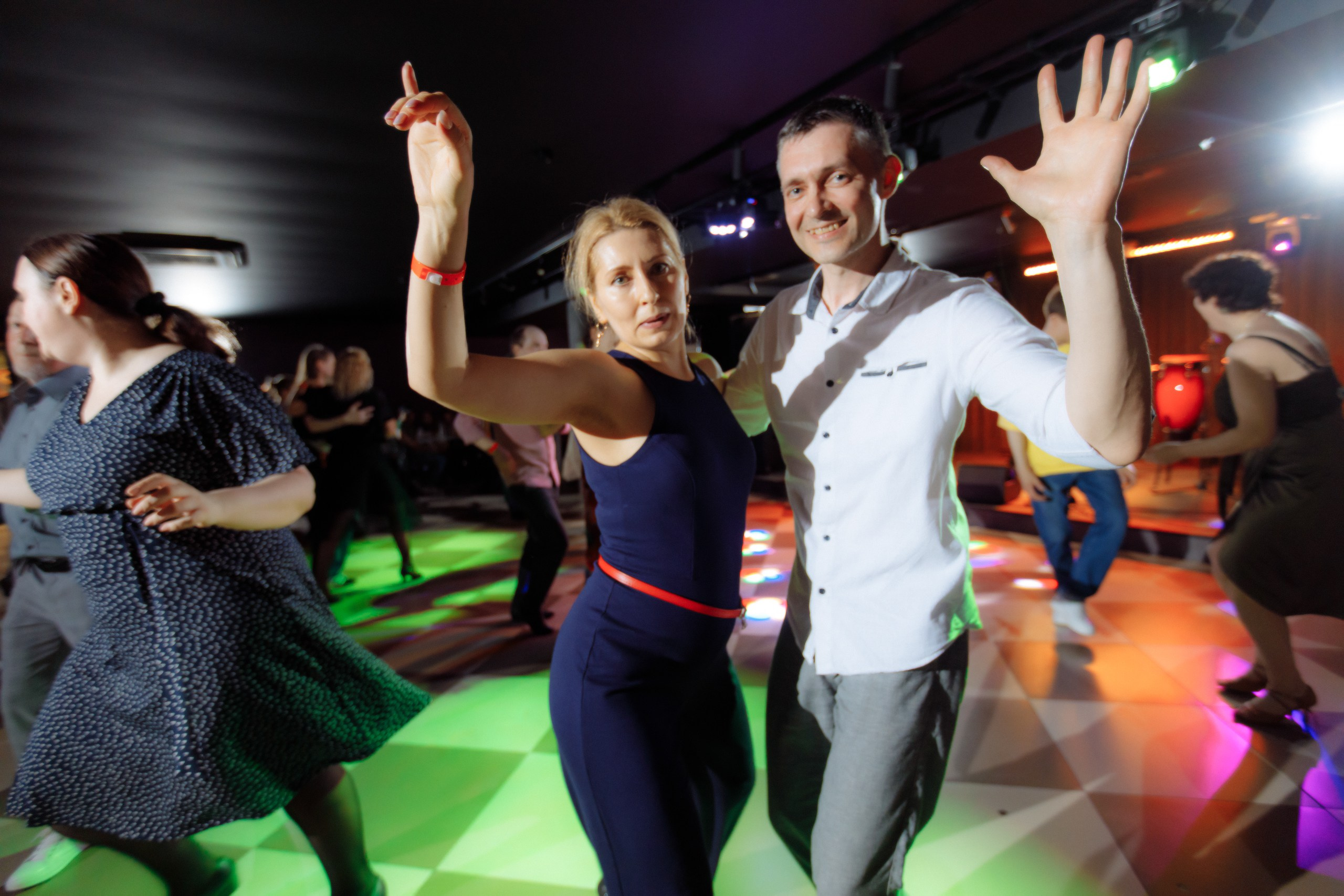 ISALSА. Вечеринка в школе танцев. Свадебный фотограф в Ярославле Анастасия Архипова