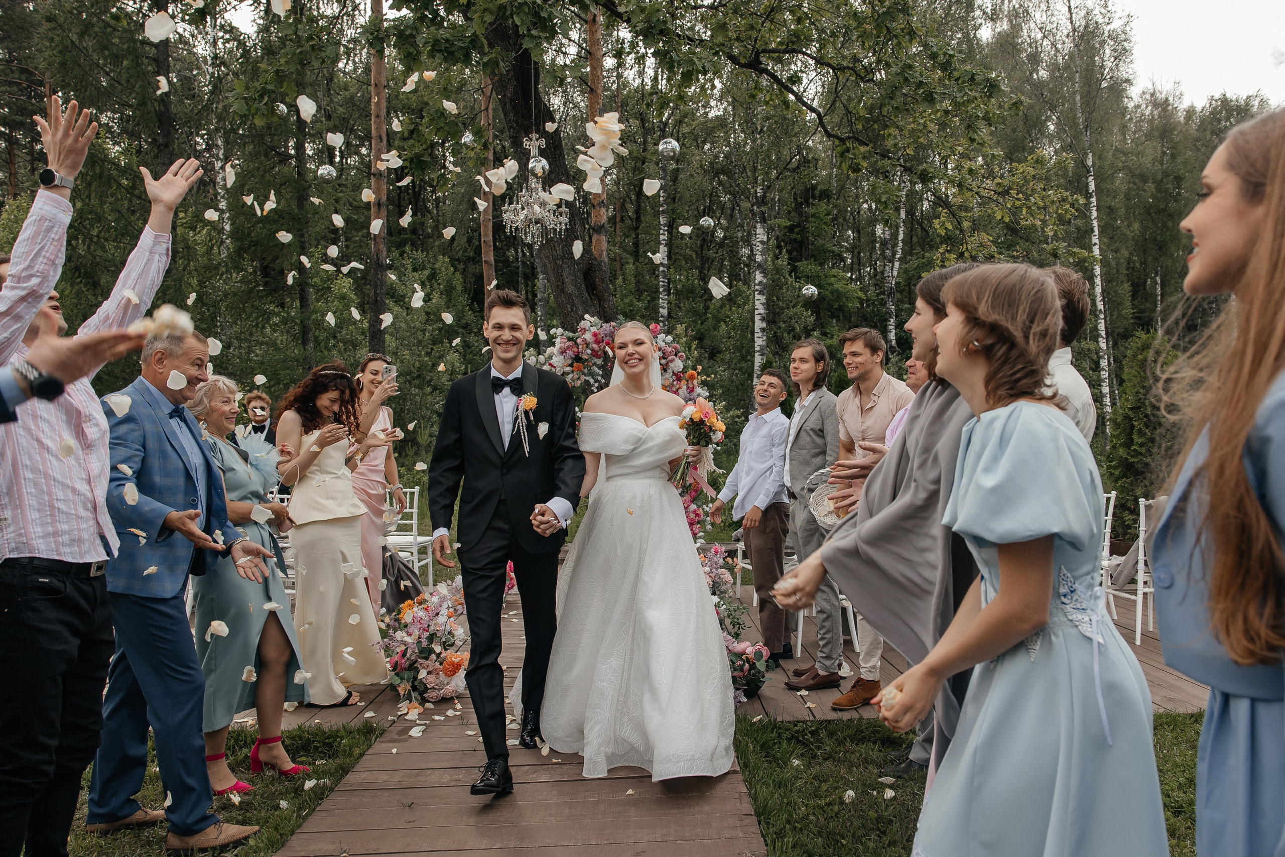 Выездная церемония на свадебной площадке house for wedding Дом у озера