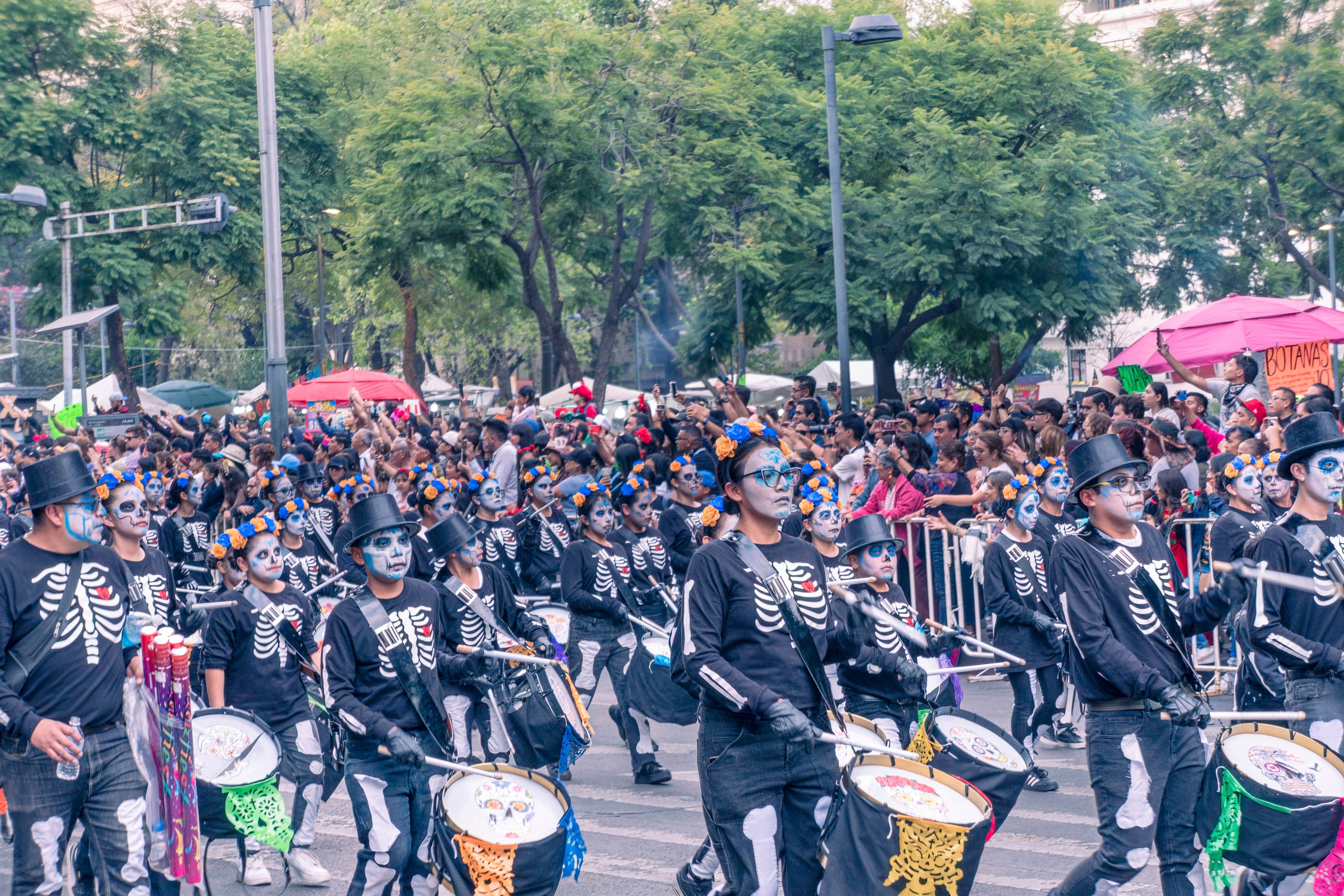 Day of the Dead. Ofrenda & Parade. CDMX Photography | Alex Klenin| Portrait & Event Photographer