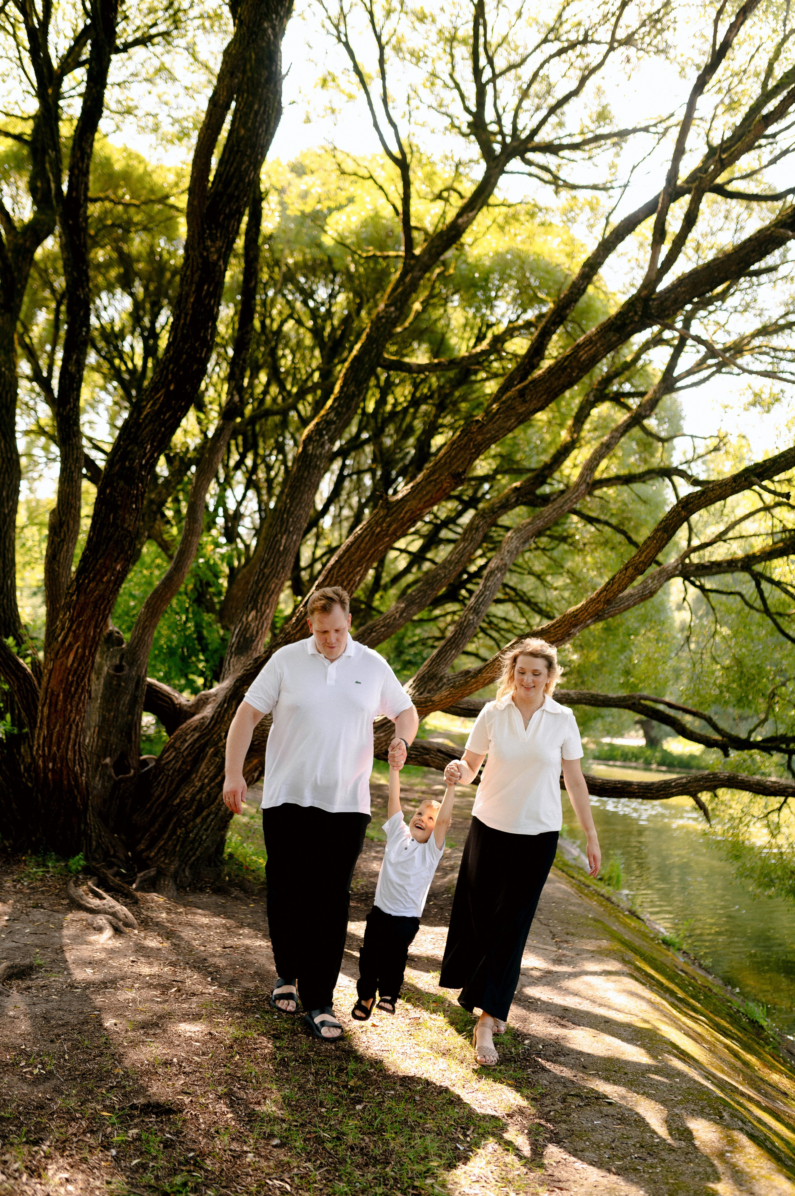 НА ДЕРЕВО ЗАЛЕЗУ. Шашкова Вероника / Свадебный и семейный фотограф Москва и Ярославль