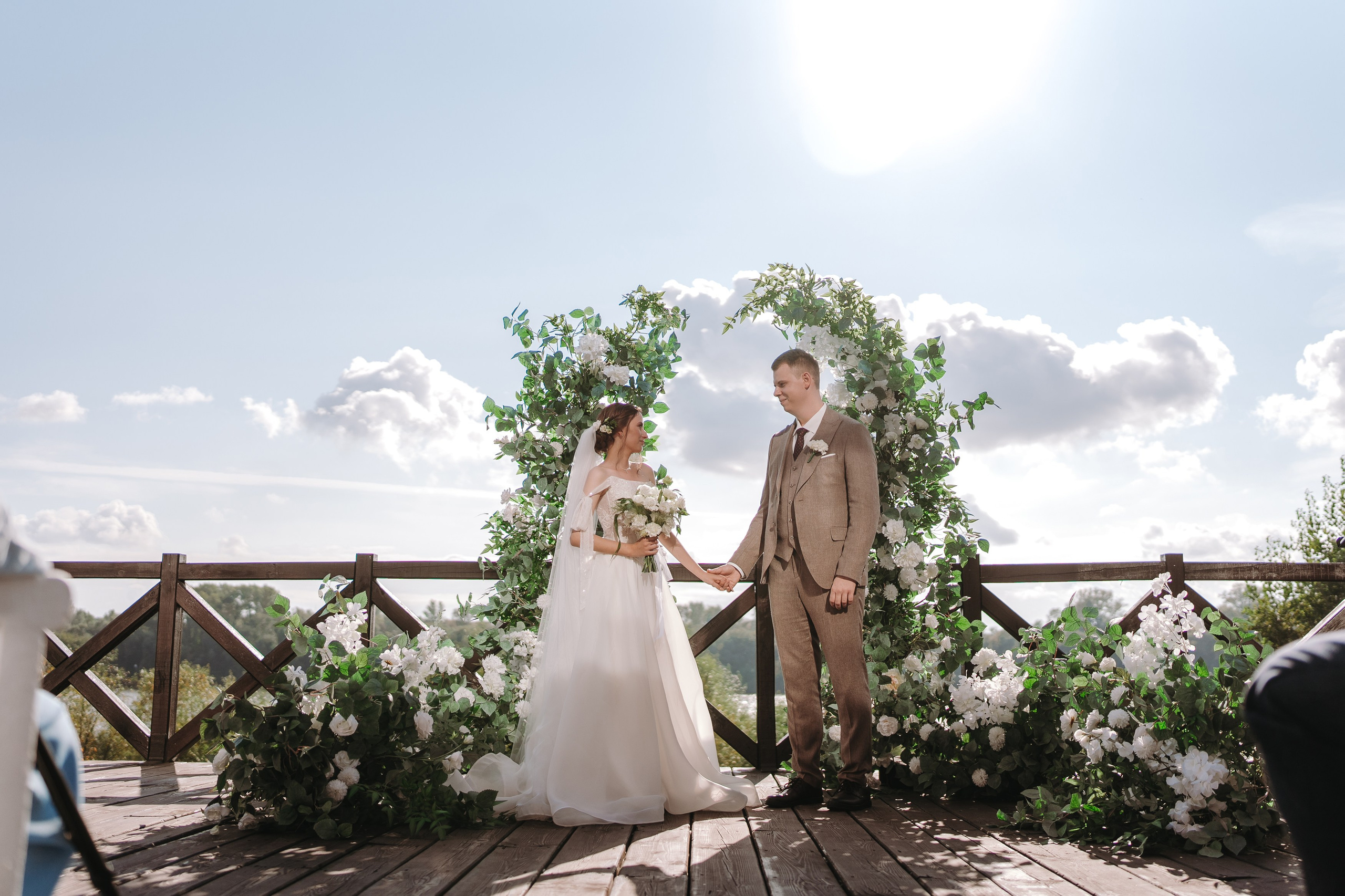 БАНКЕТНЫЙ ЗАЛ ТОРТУГА, ВЕДУЩИЙ АНДРЕЙ ОГНЕВ