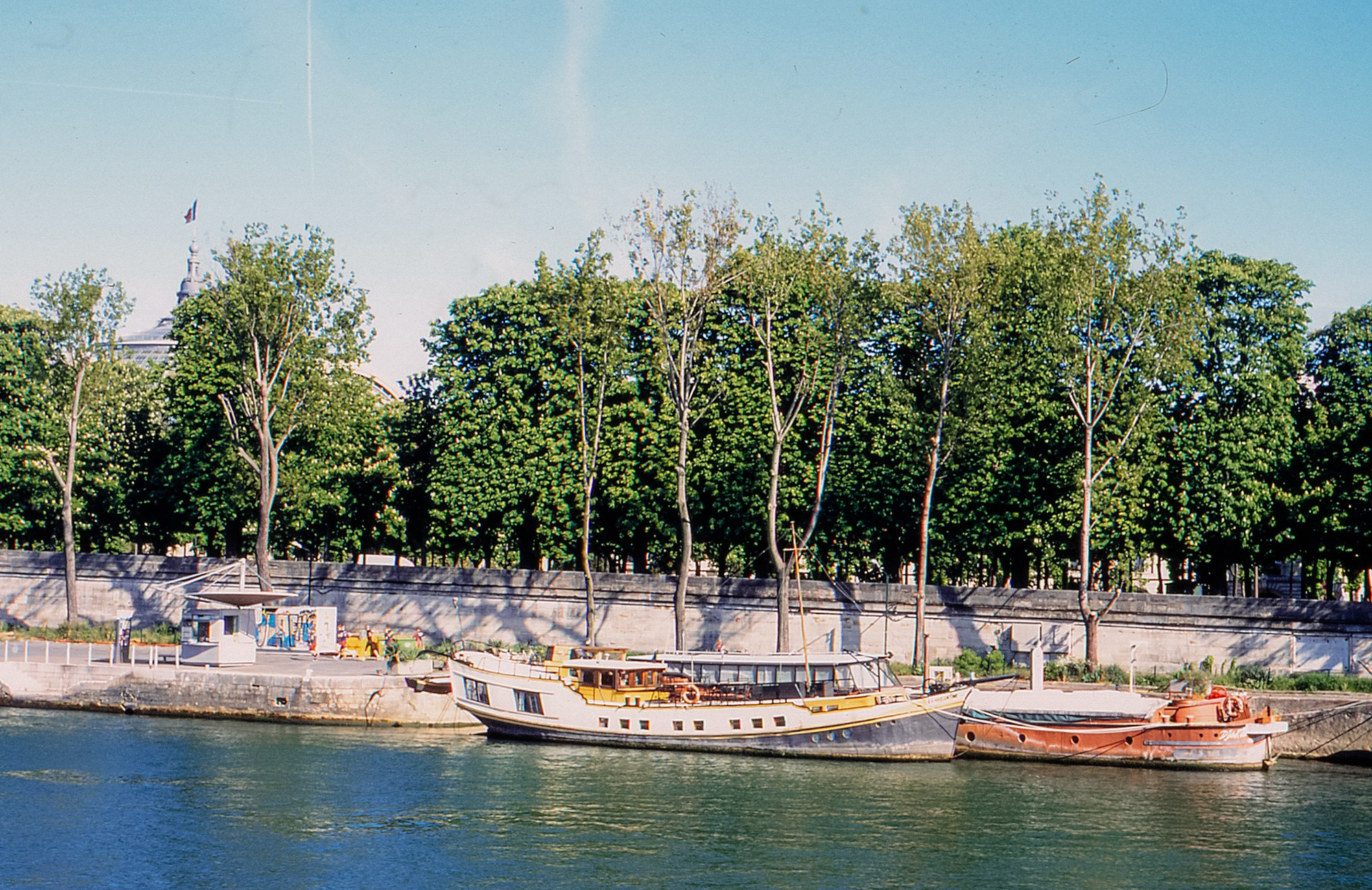 Paris photofilm slide. Iraogo