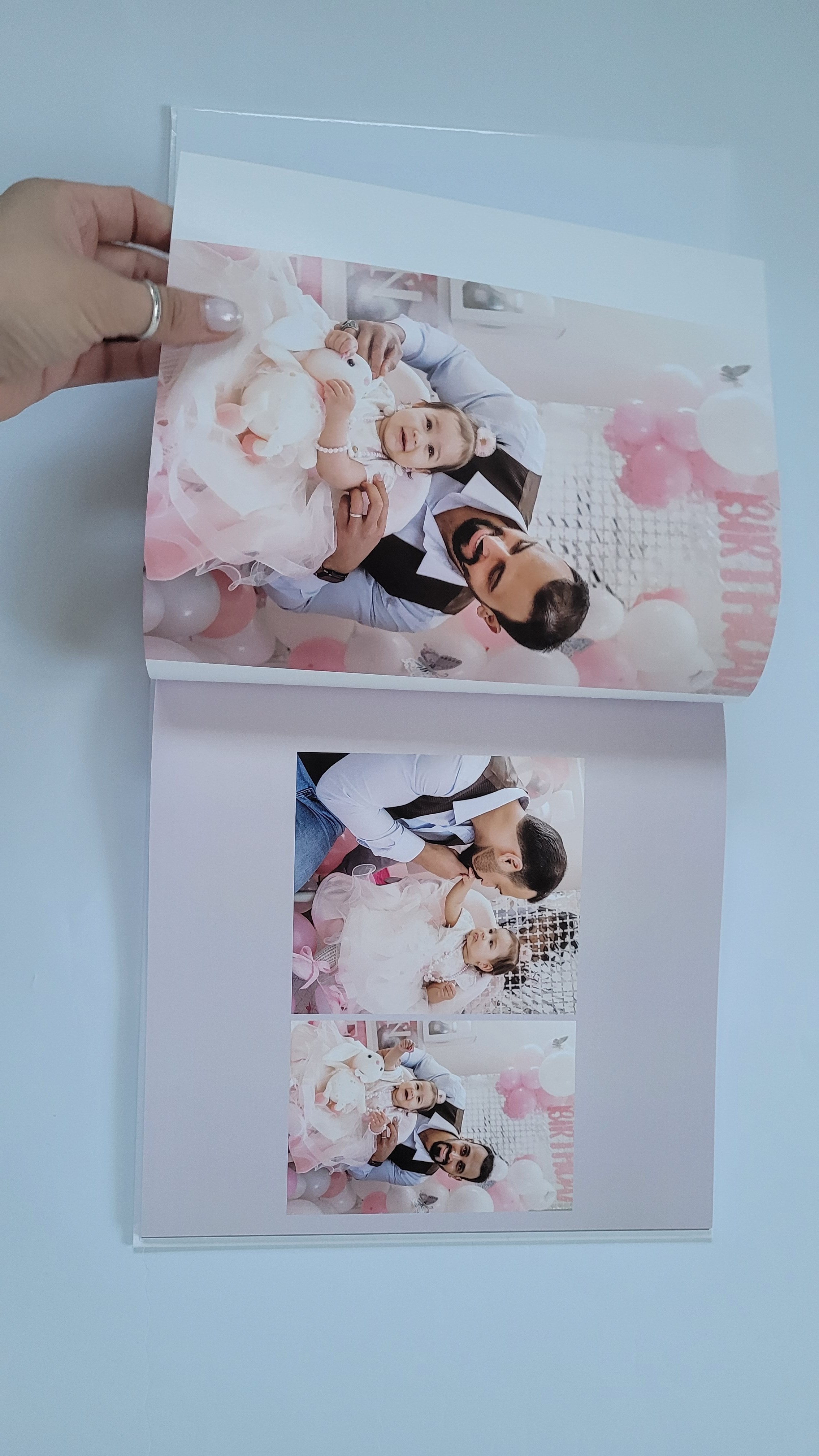 Книга на годик. Мягкие листы. Формат большой 25*25см. Фотограф Котова Валентина