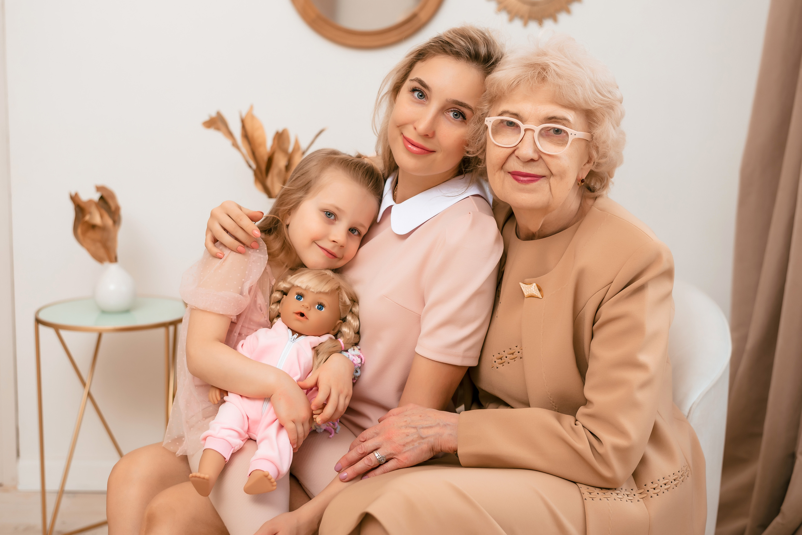 Виктория с мамой и дочкой Алисой. Фотограф в Екатеринбурге Юлия Бондарева