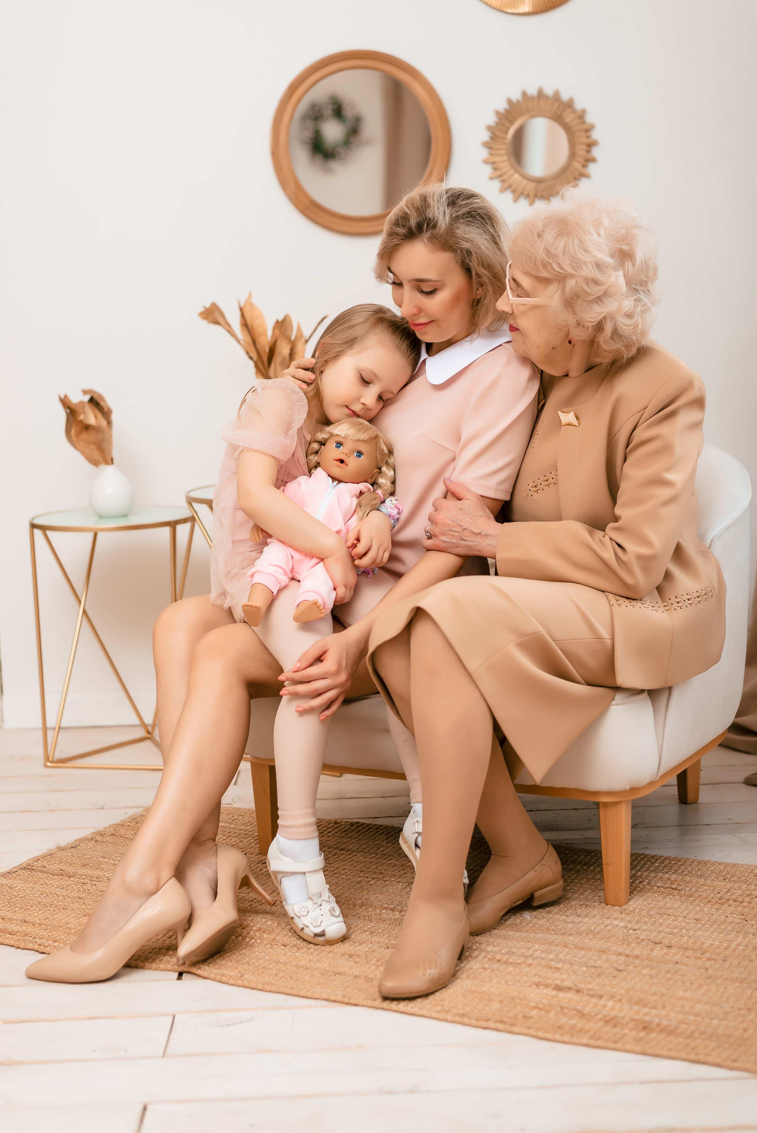 Виктория с мамой и дочкой Алисой. Фотограф в Екатеринбурге Юлия Бондарева