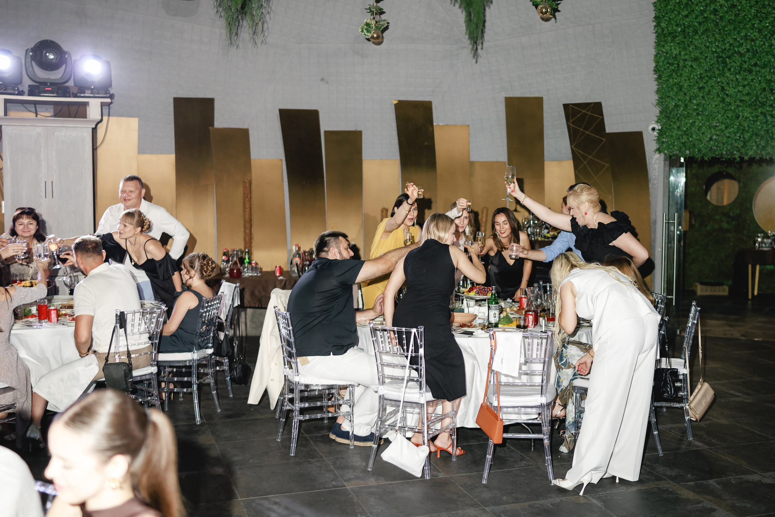 Выпускной в Графском парке. Фотограф Олег Сотник