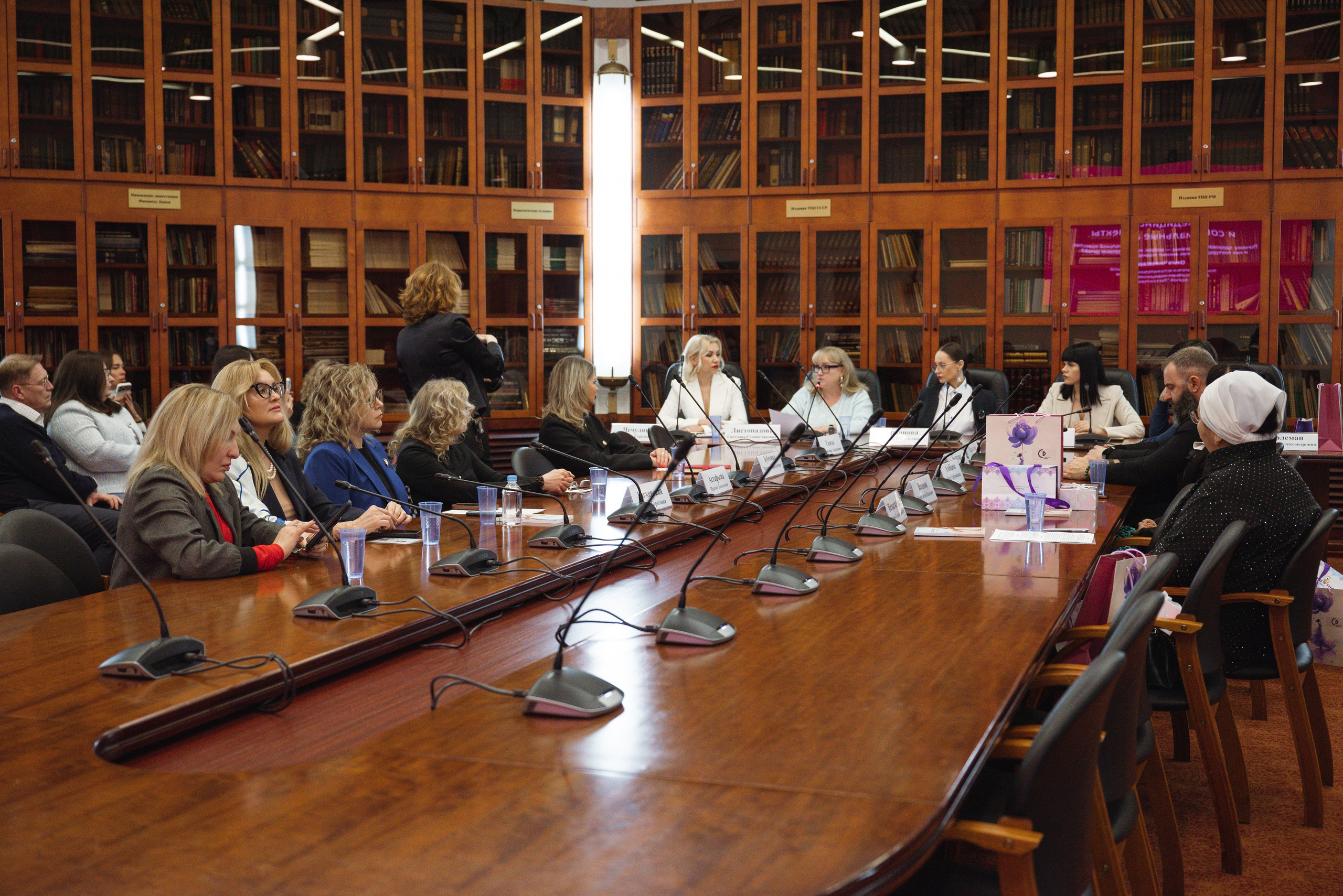 Торгово-промышленная плата РФ. Заседание. Фотограф Москва Настя Профотовна. Репортажные, свадебные и контент фотосессии