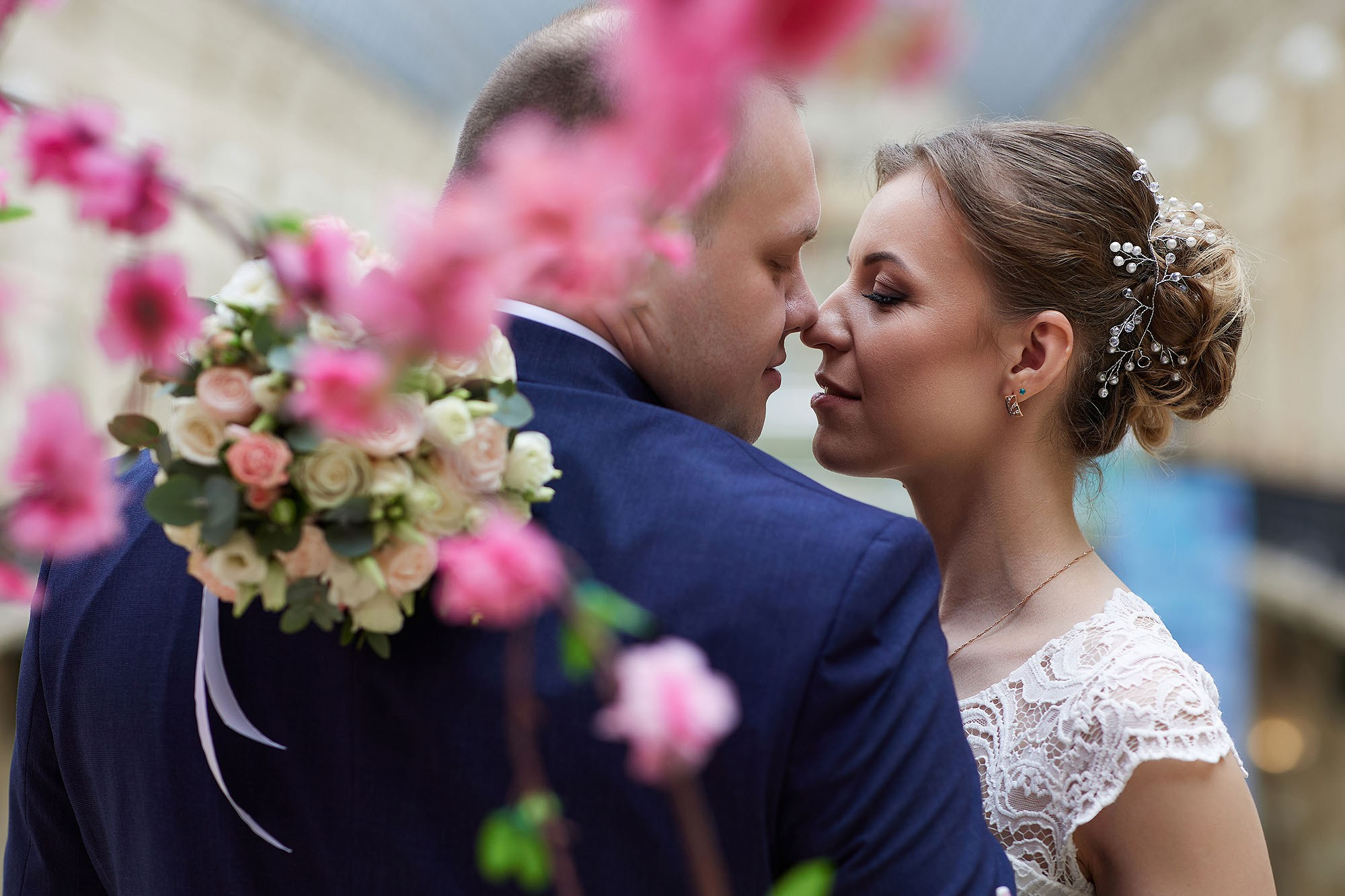 Прогулка, фотосессия жениха и невесты. Свадебная съемка. Фотограф в Москве Валерий Боцман