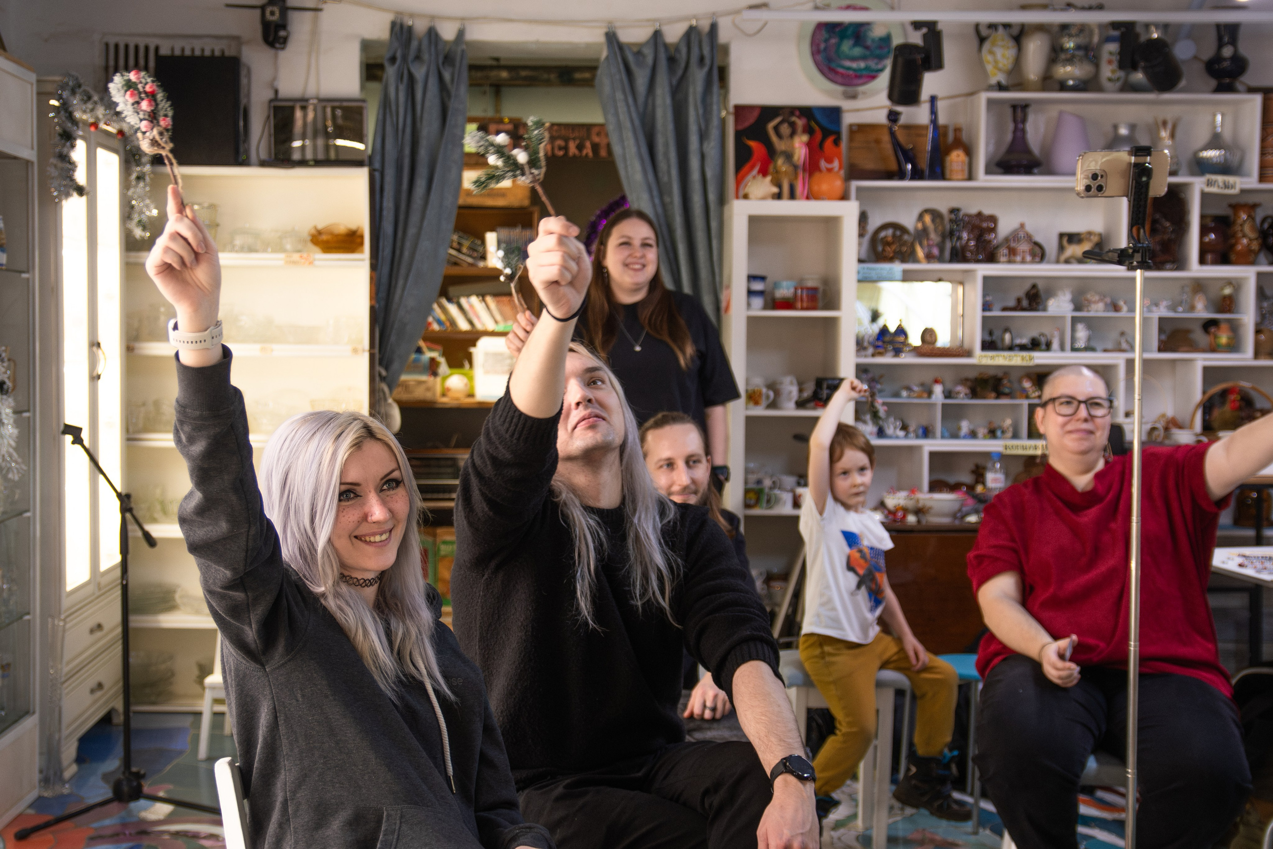 Музыкально-поэтический перфоманс на некорпоративе «Мы больше этой суеты». Репортажный фотограф в Москве Legiodot