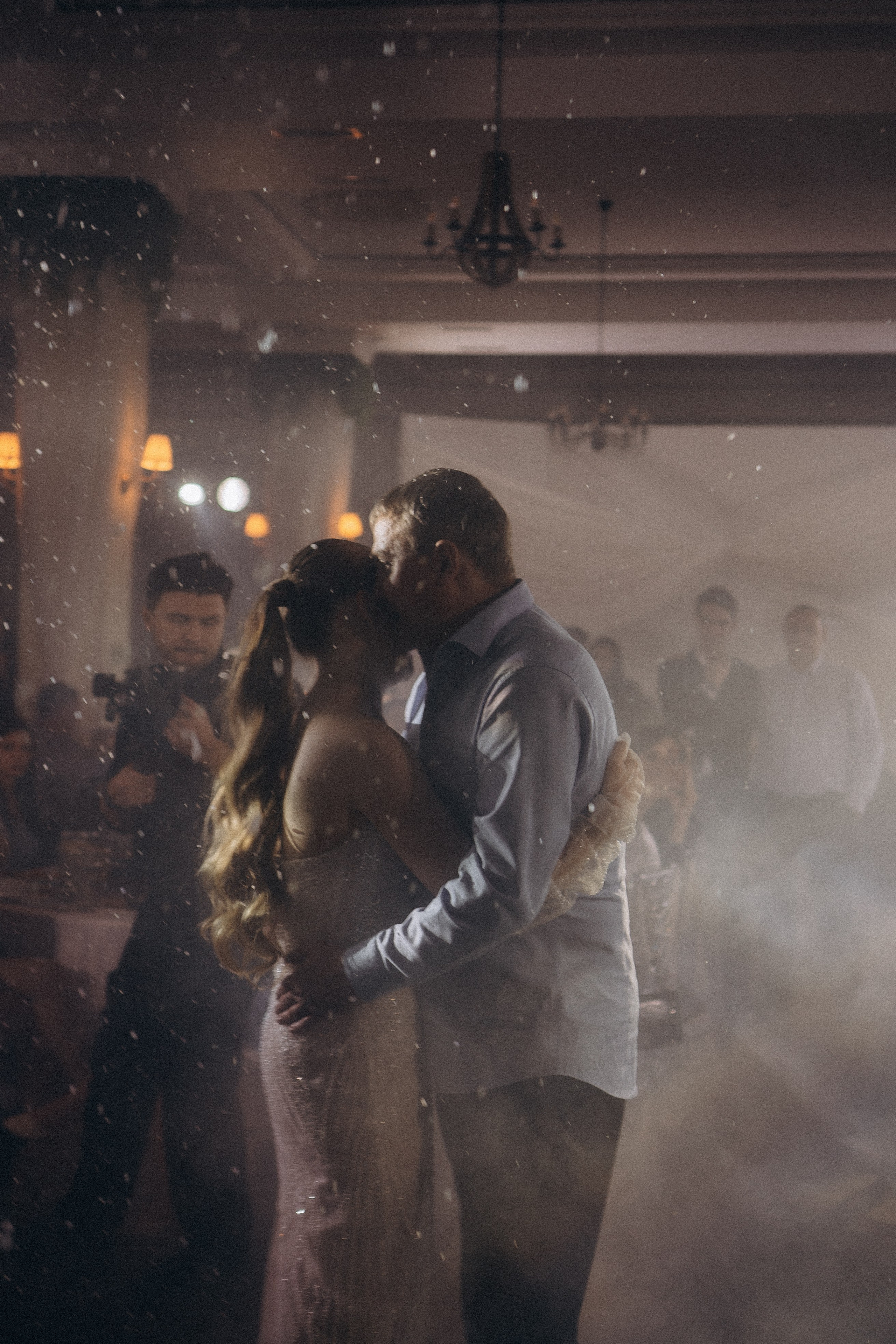 СВАДЕБНАЯ СЬЕМКА СБОРОВ В ОТЕЛЕ И ВЫЕЗД НА ЦЕРЕМОНИЮ (СНЯТО В СИБИРЕ В НИЖНЕВАРТОВСКЕ). Профессиональный фотограф, Санкт-Петербург — Виктория Богомолова