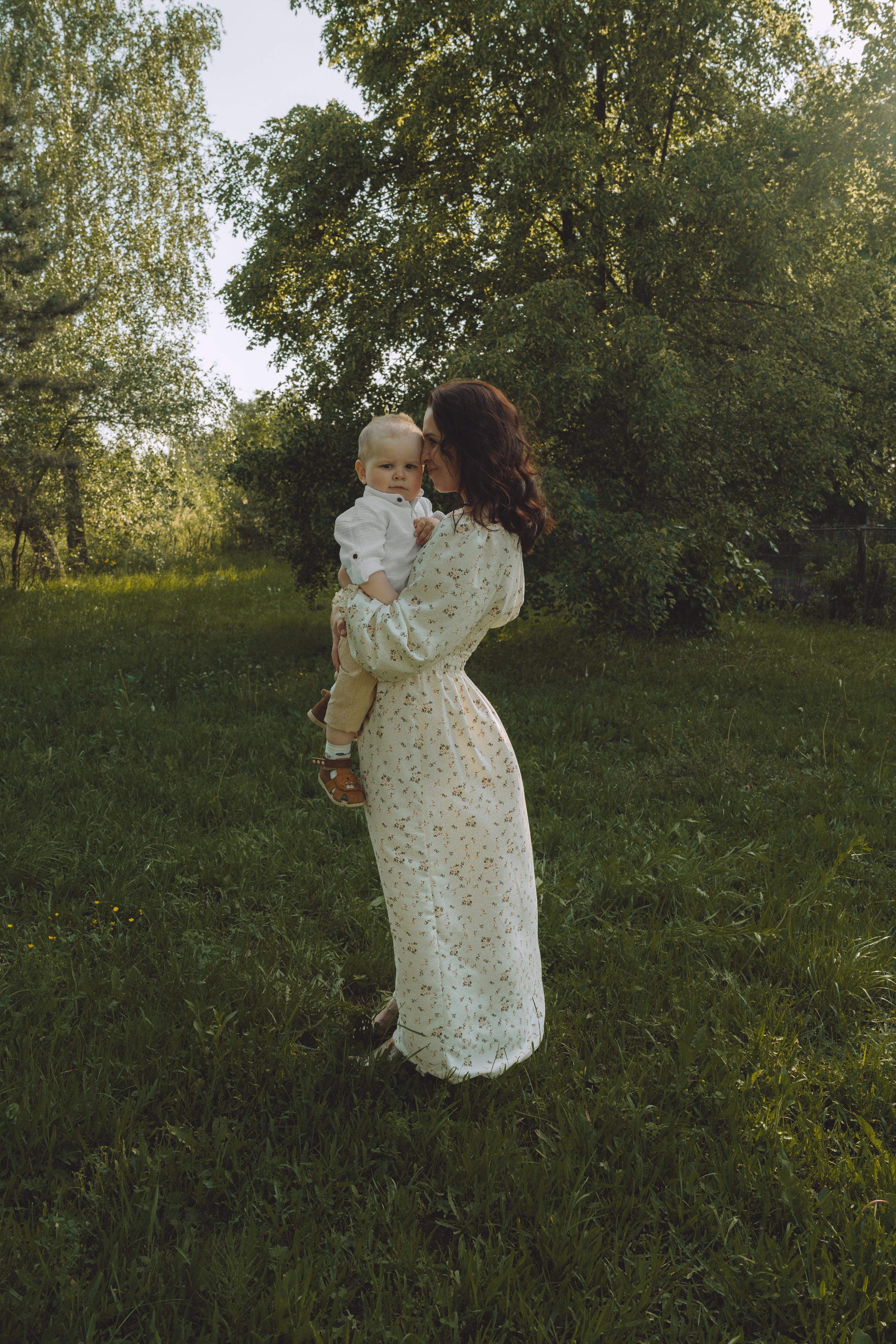 МАТЕРИНСТВО — ЭТО ПУТЬ, ГДЕ МАЛЕНЬКИЕ ЛАДОШКИ ВЕДУТ К БОЛЬШИМ ОТКРЫТИЯМ. Семейный и детский фотограф Анна Бренч