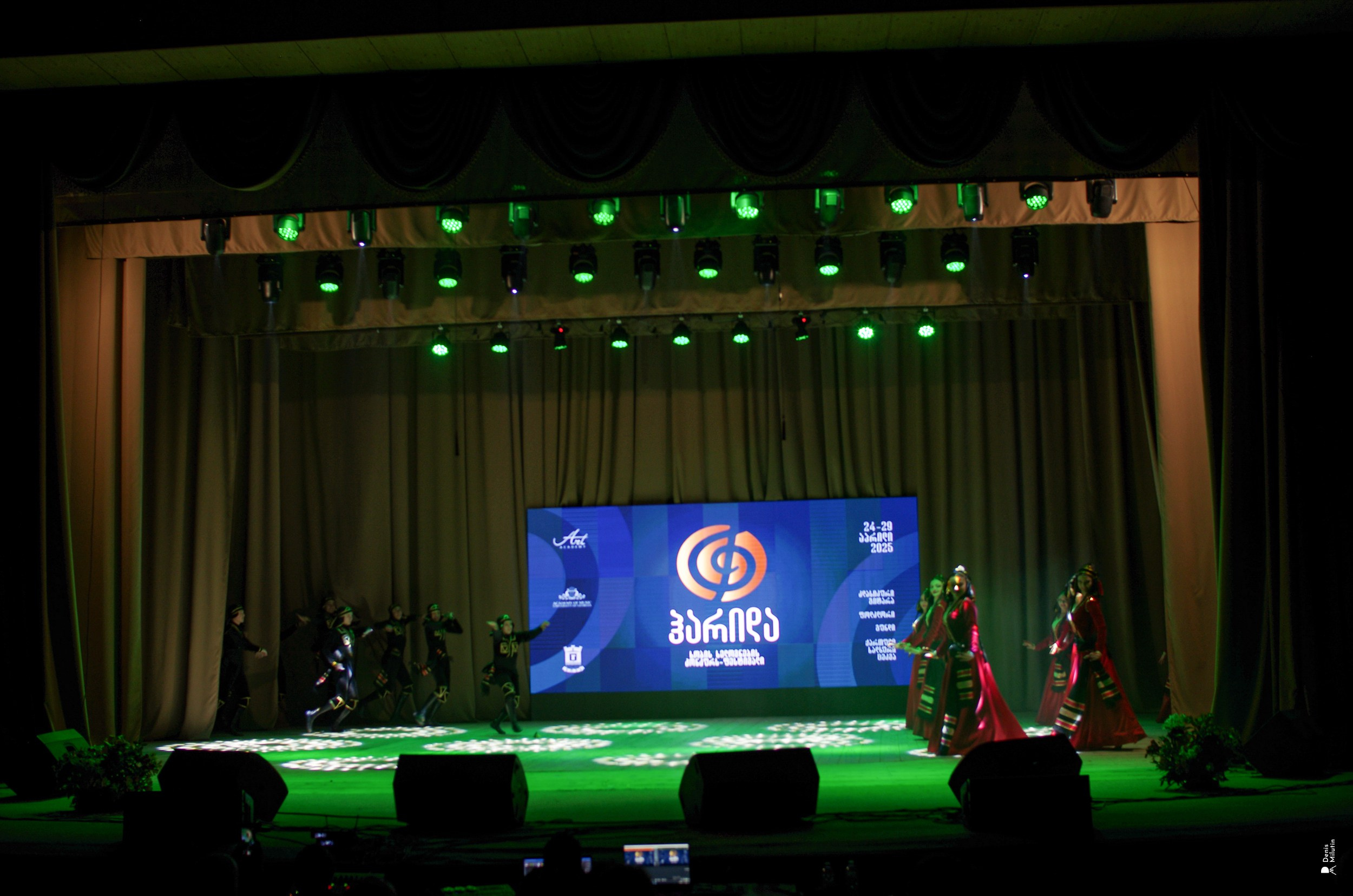 Танцы в Хоби. Портретный фотограф Денис Милютин