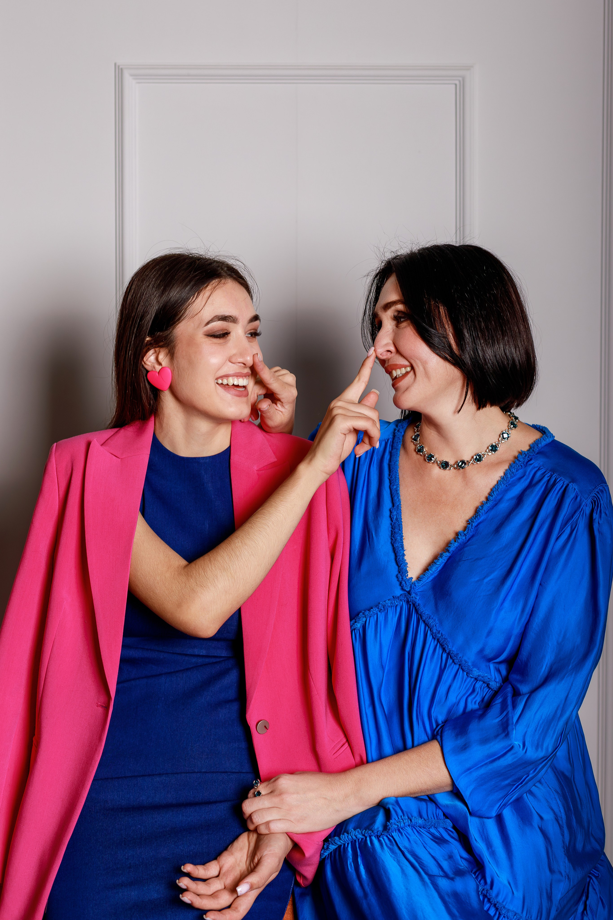 Мама и дочь в студии Белый осел. Семейный и детский фотограф в Краснодаре Ирина Лаврецкая