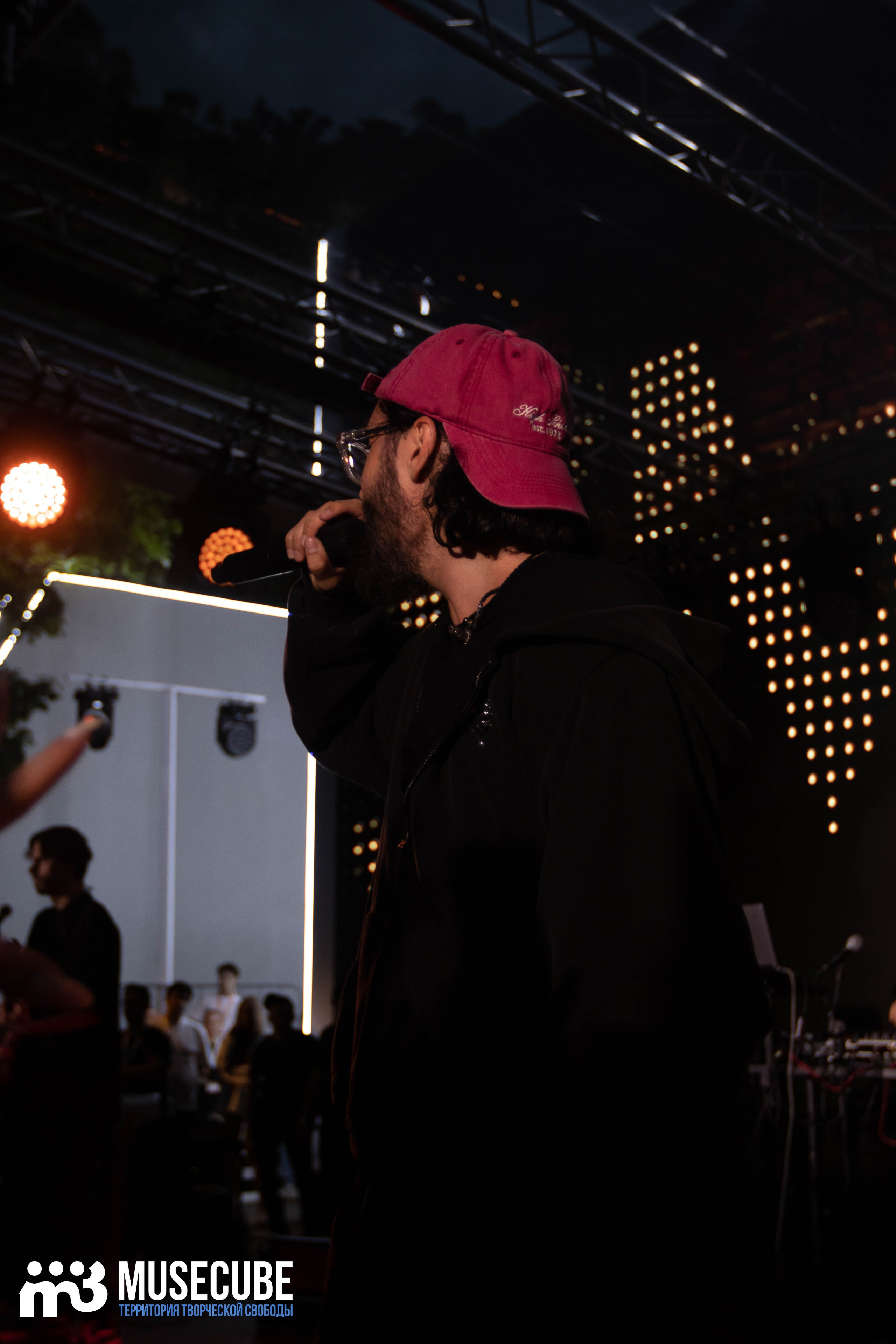 МОТ. Концертный фотограф