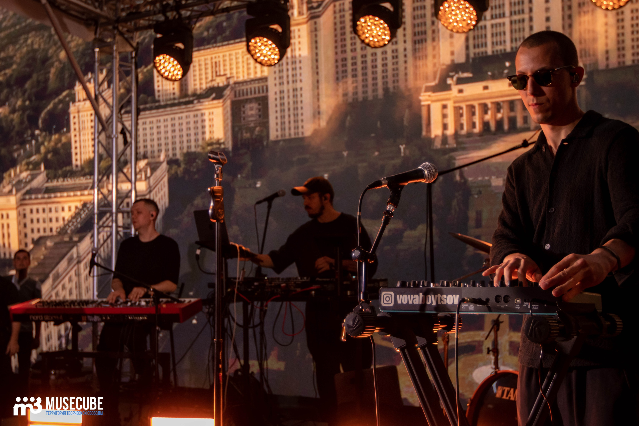 МОТ. Концертный фотограф