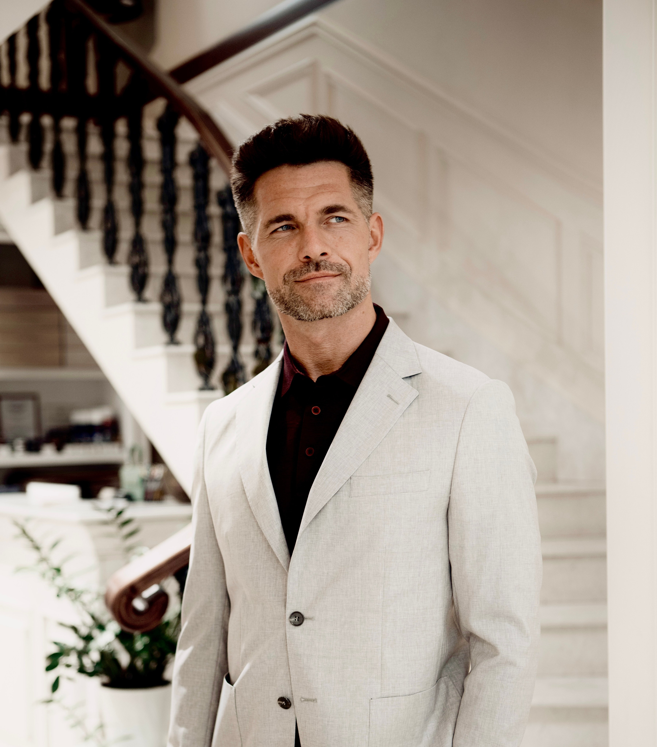 Игорь, 187 см, 46 р-р. KED Production — продакшн из СПб. Создаём фото, видео и контент, который помогает брендам и селлерам продавать больше